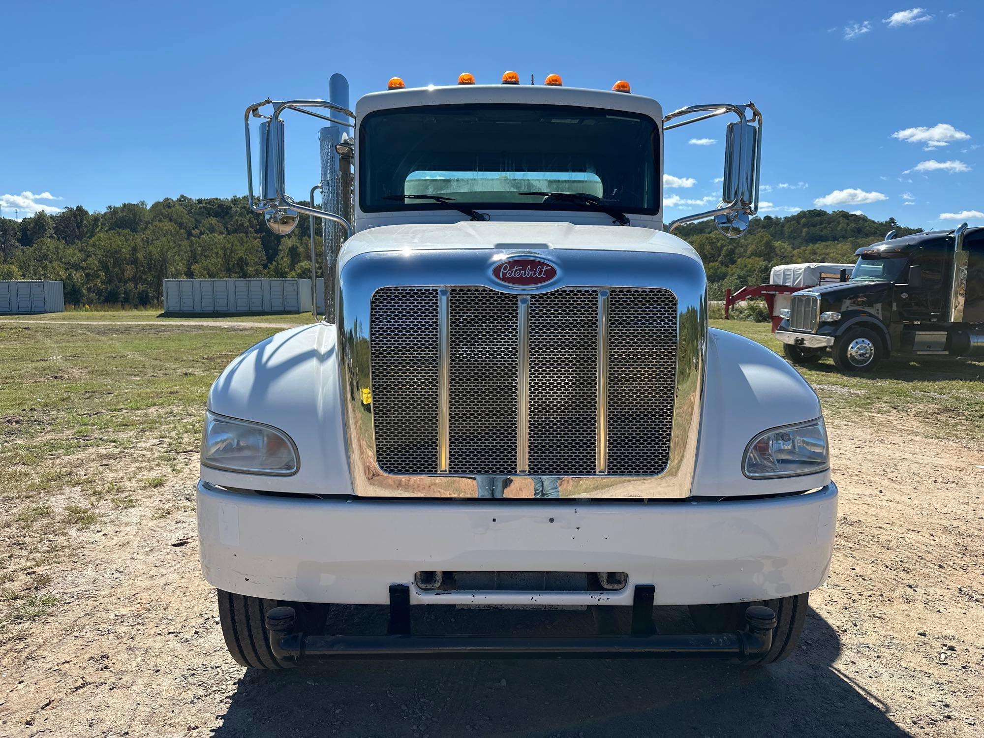 2017 Peterbilt 337