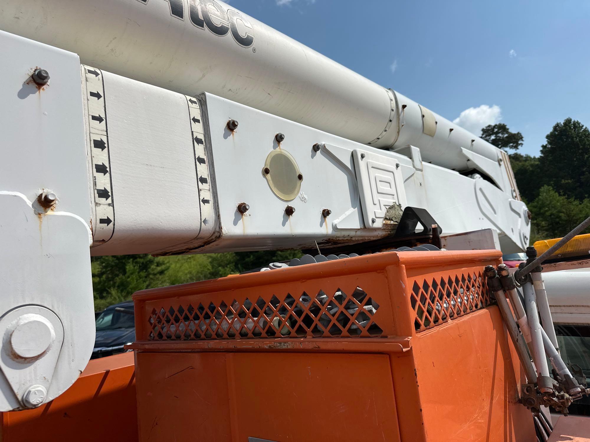 2011 Freightliner M2 106