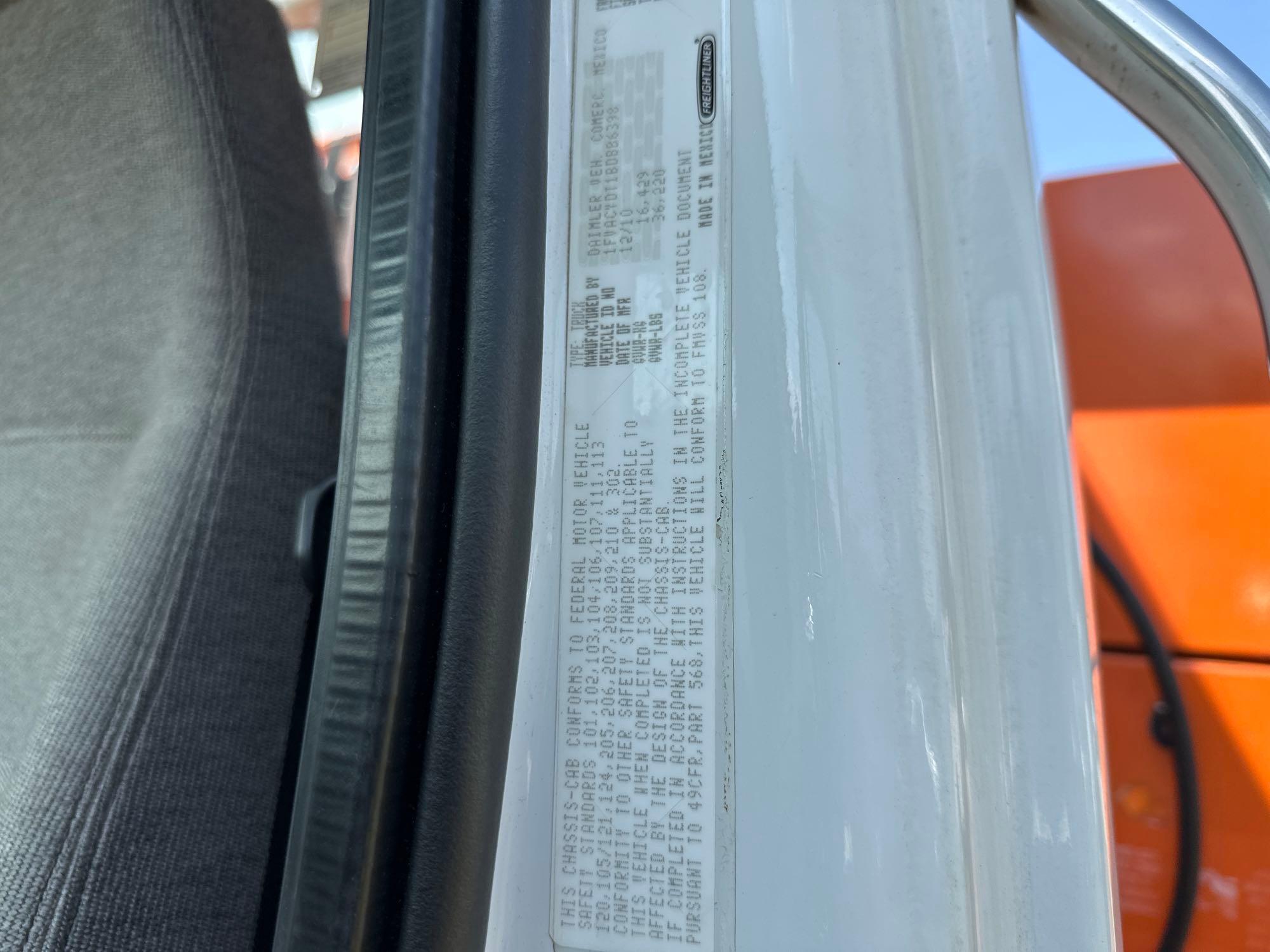 2011 Freightliner M2 106