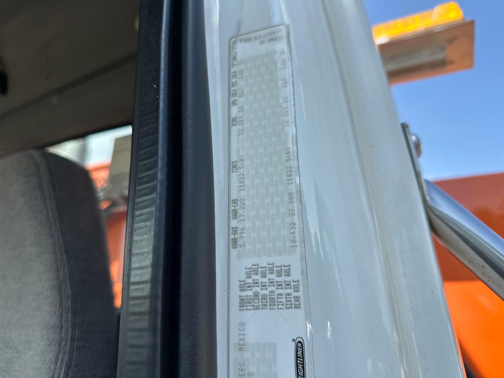 2011 Freightliner M2 106