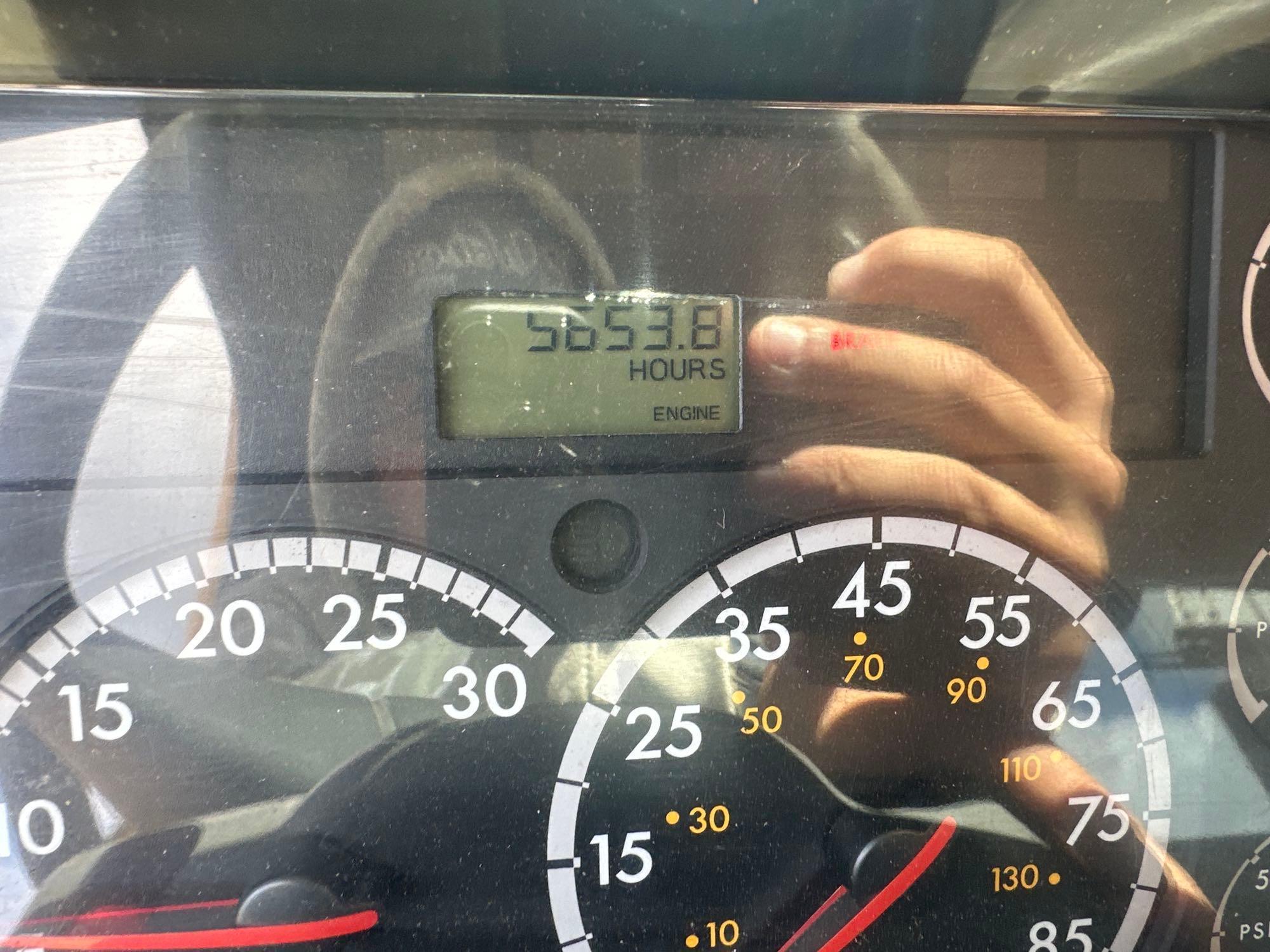 2006 Freightliner M2 106