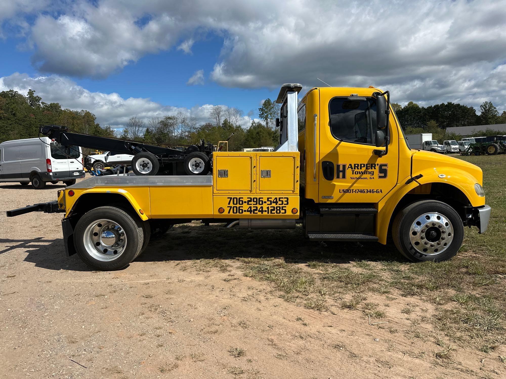 2006 Freightliner M2 106