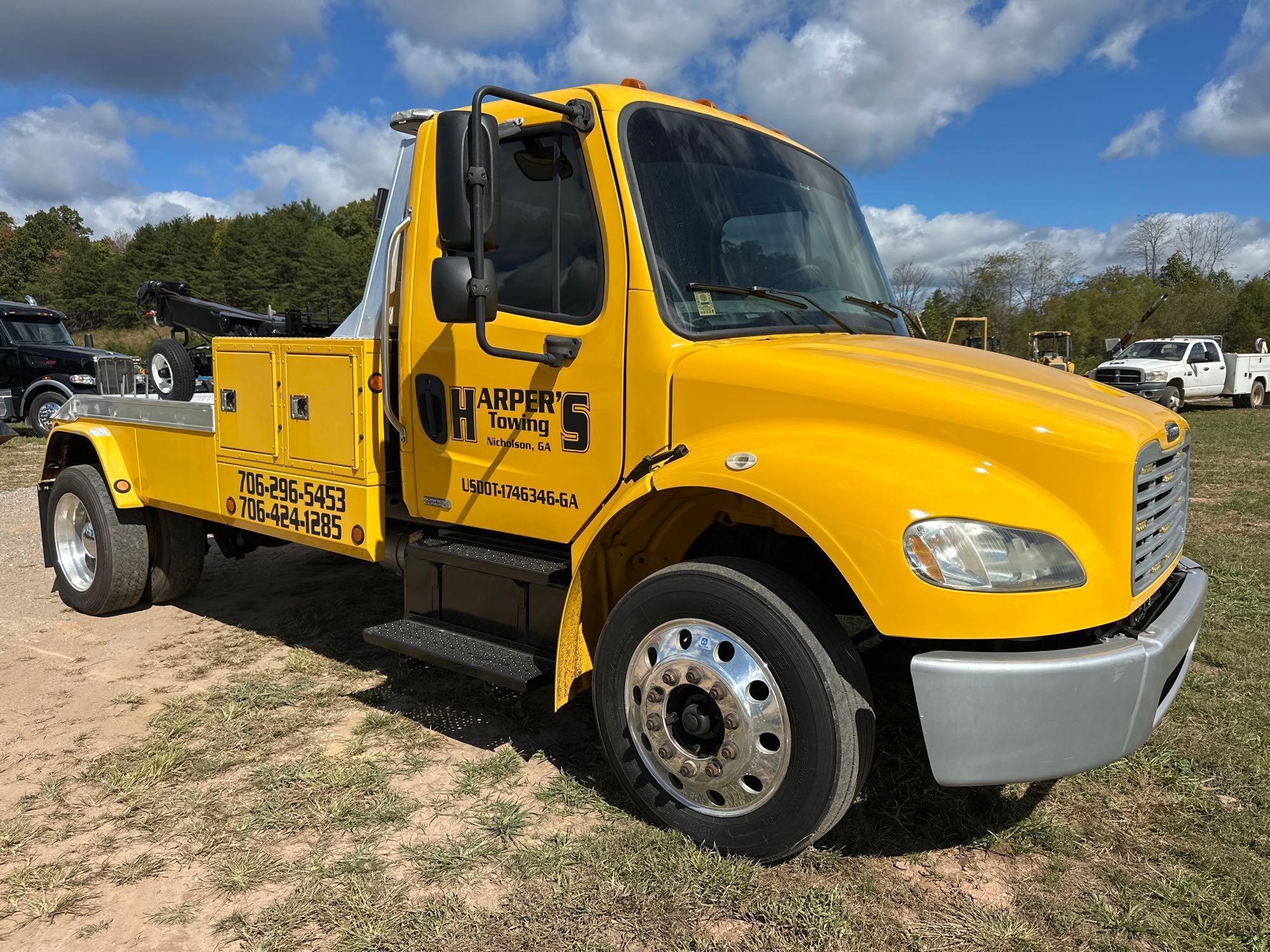 2006 Freightliner M2 106