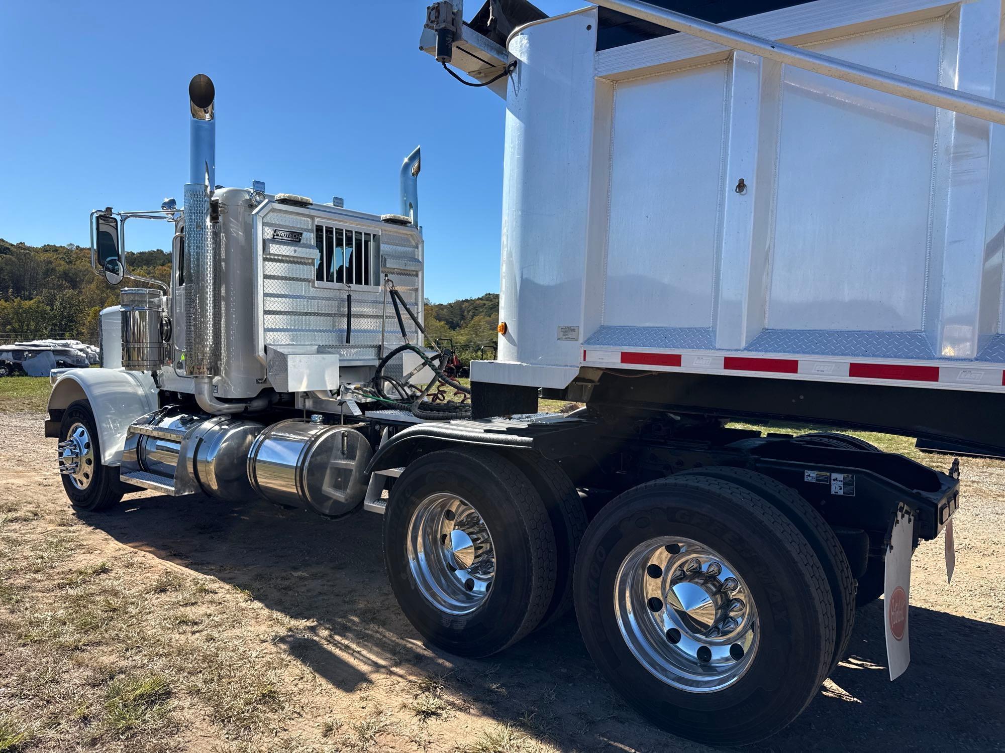 2019 Peterbilt 389