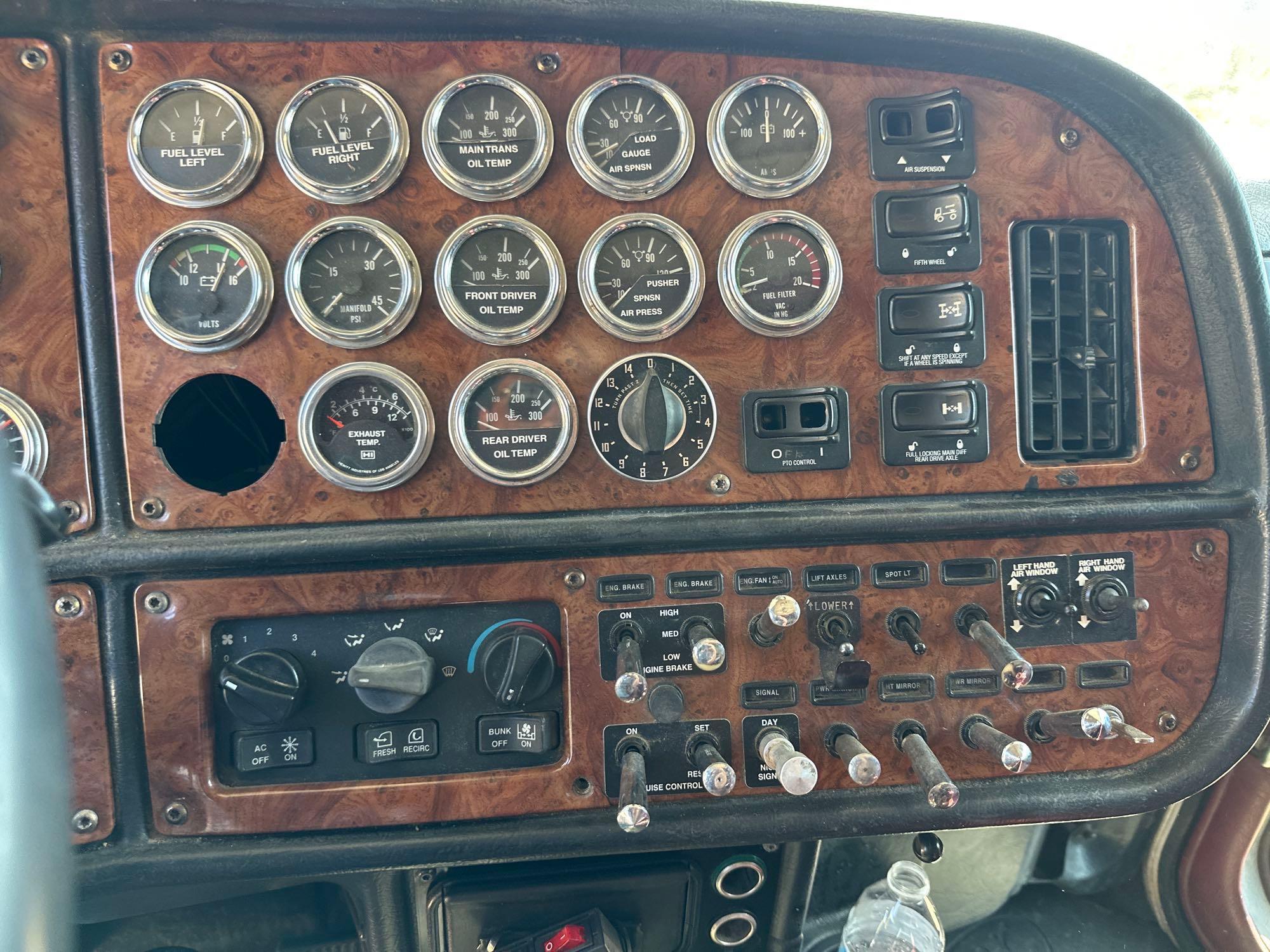 2001 Peterbilt 378