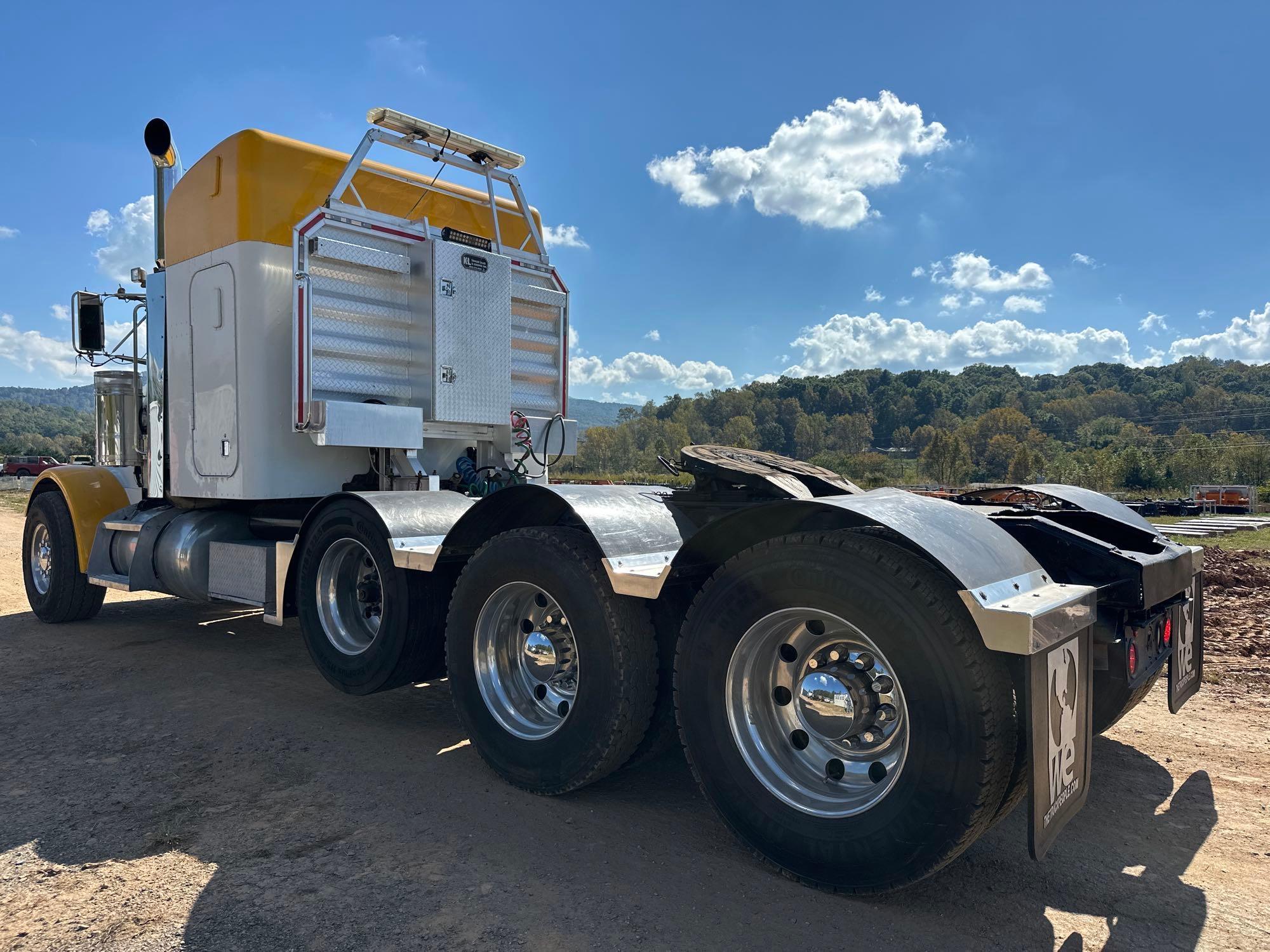 2001 Peterbilt 378