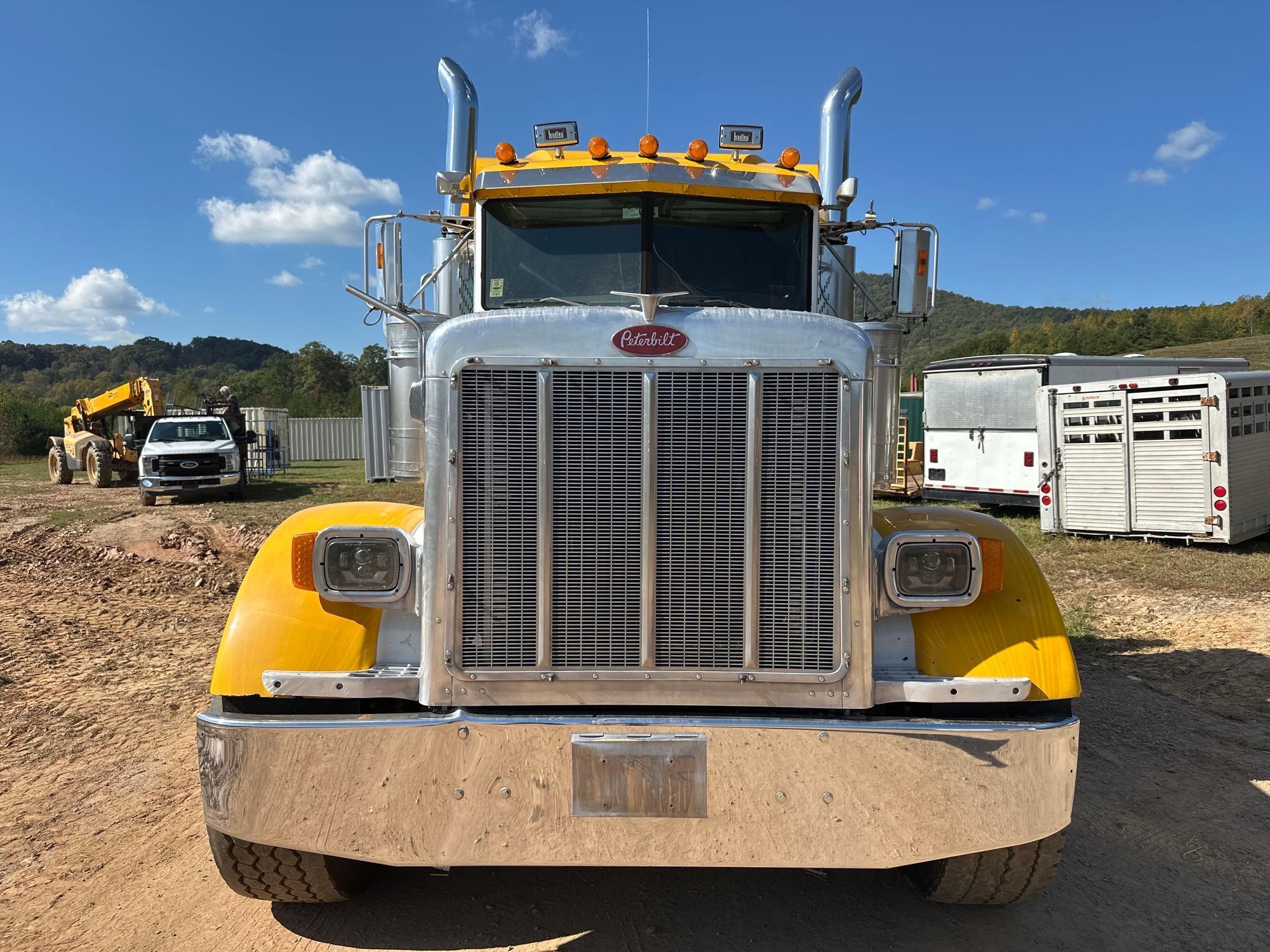 2001 Peterbilt 378