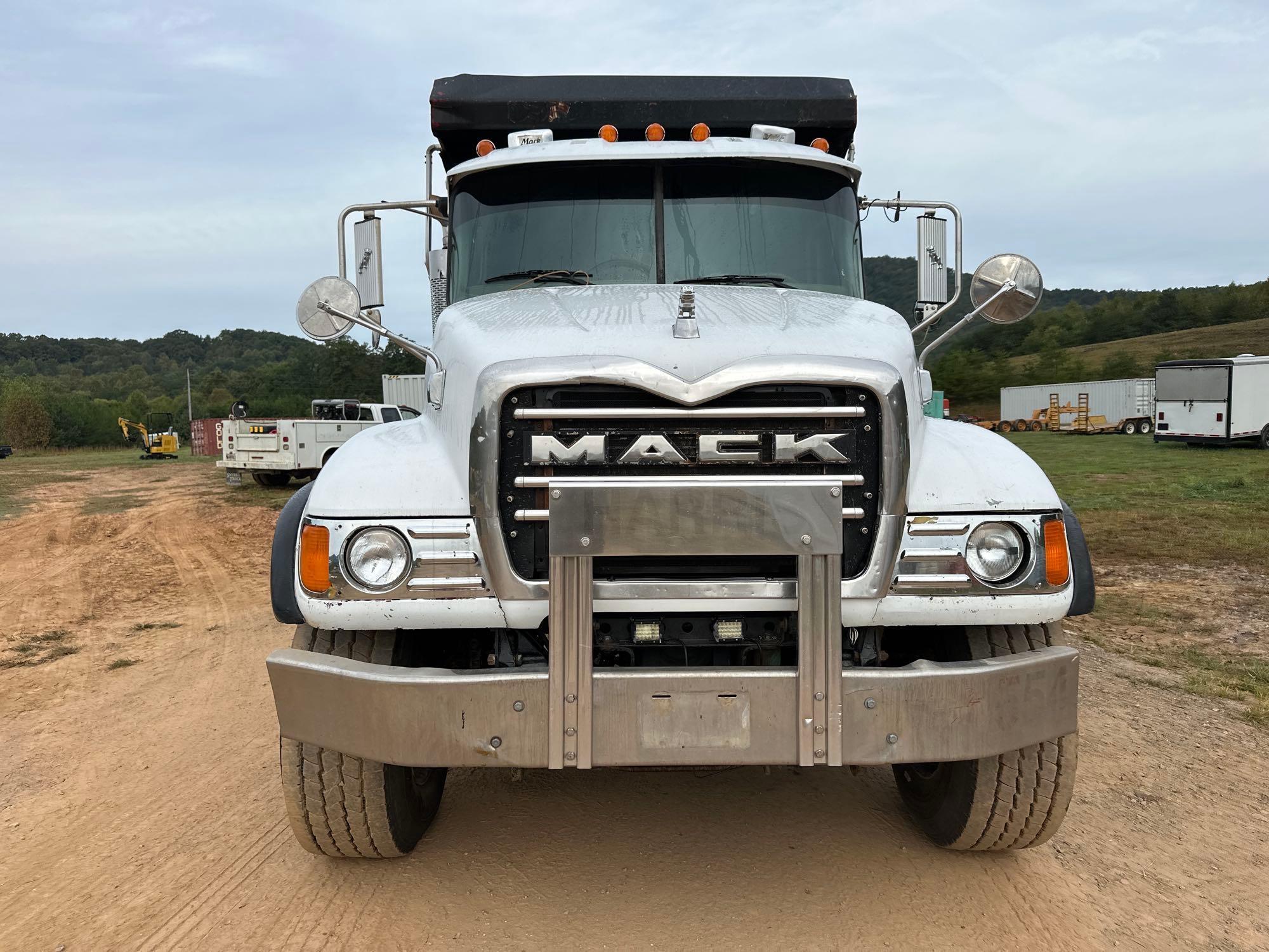 2004 Mack CV713