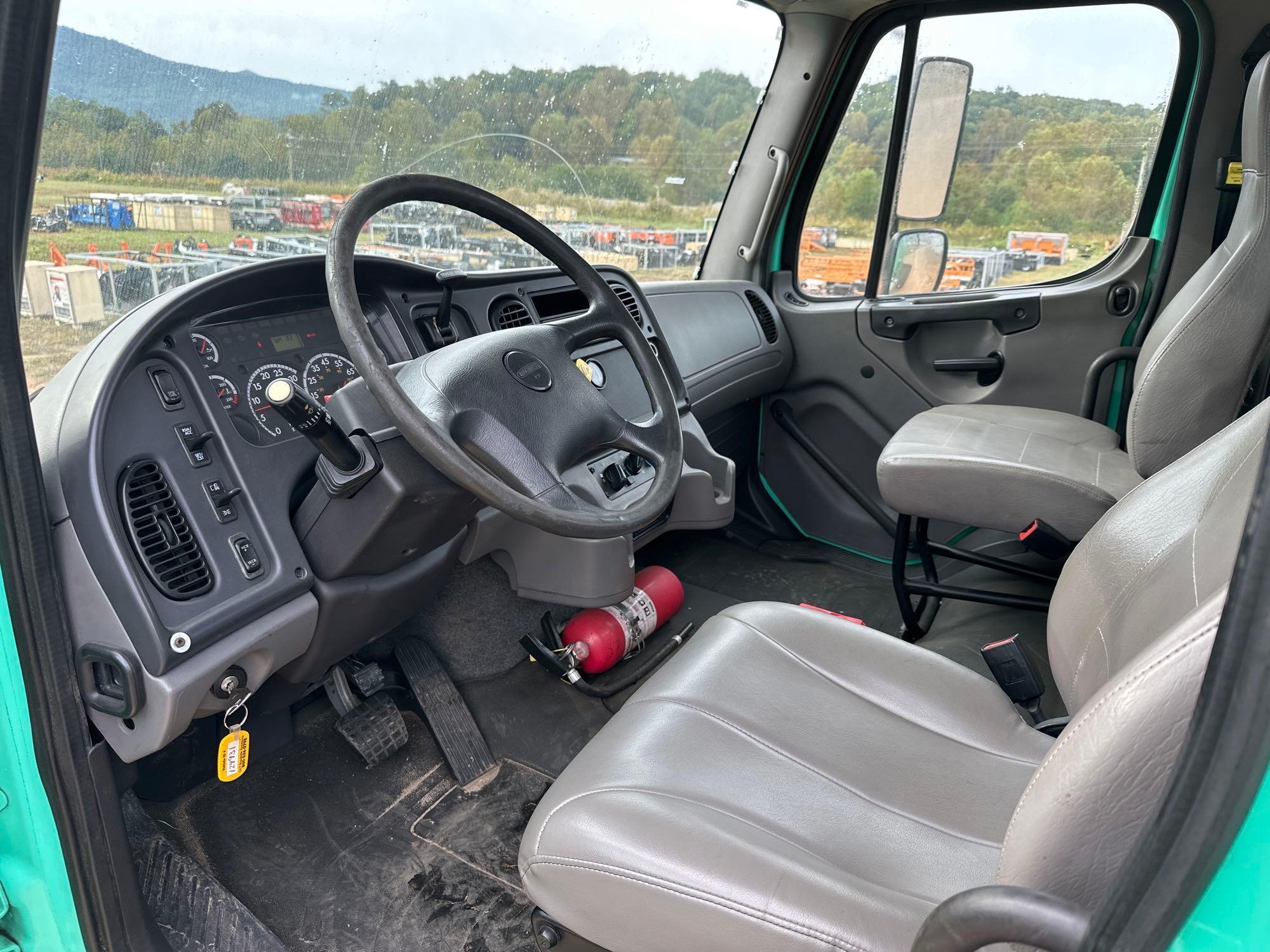 2016 Freightliner M2 106