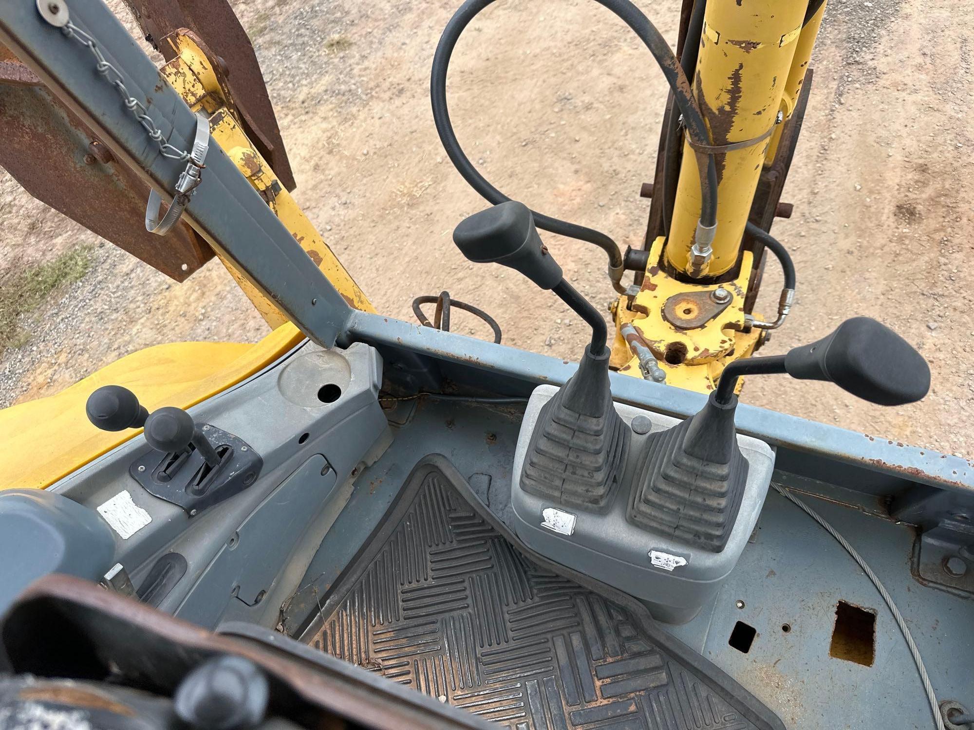 New Holland LB75B