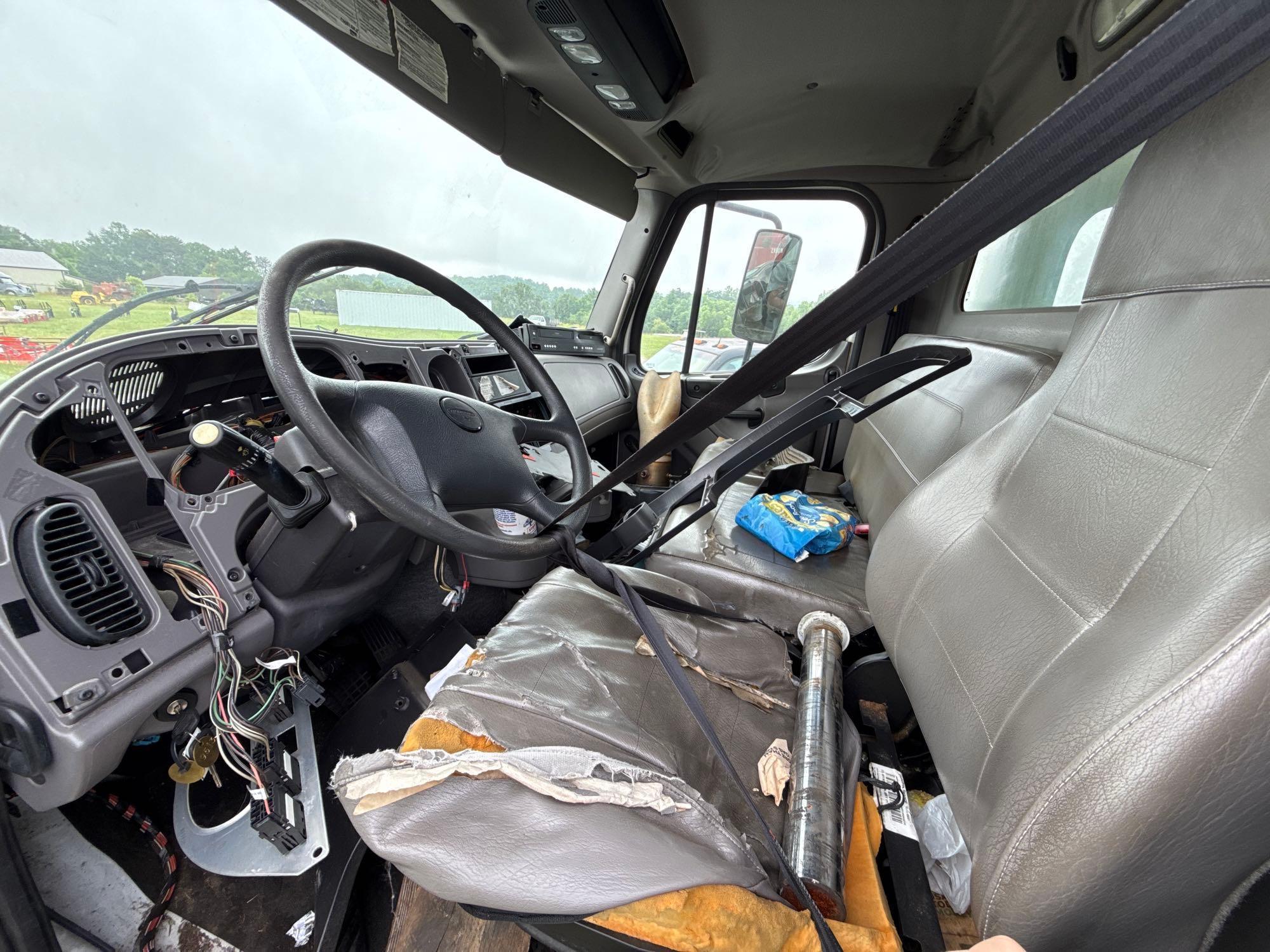 2014 Freightliner M2
