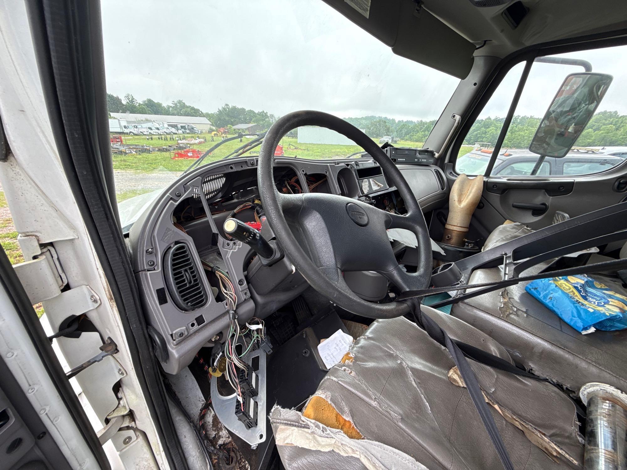 2014 Freightliner M2