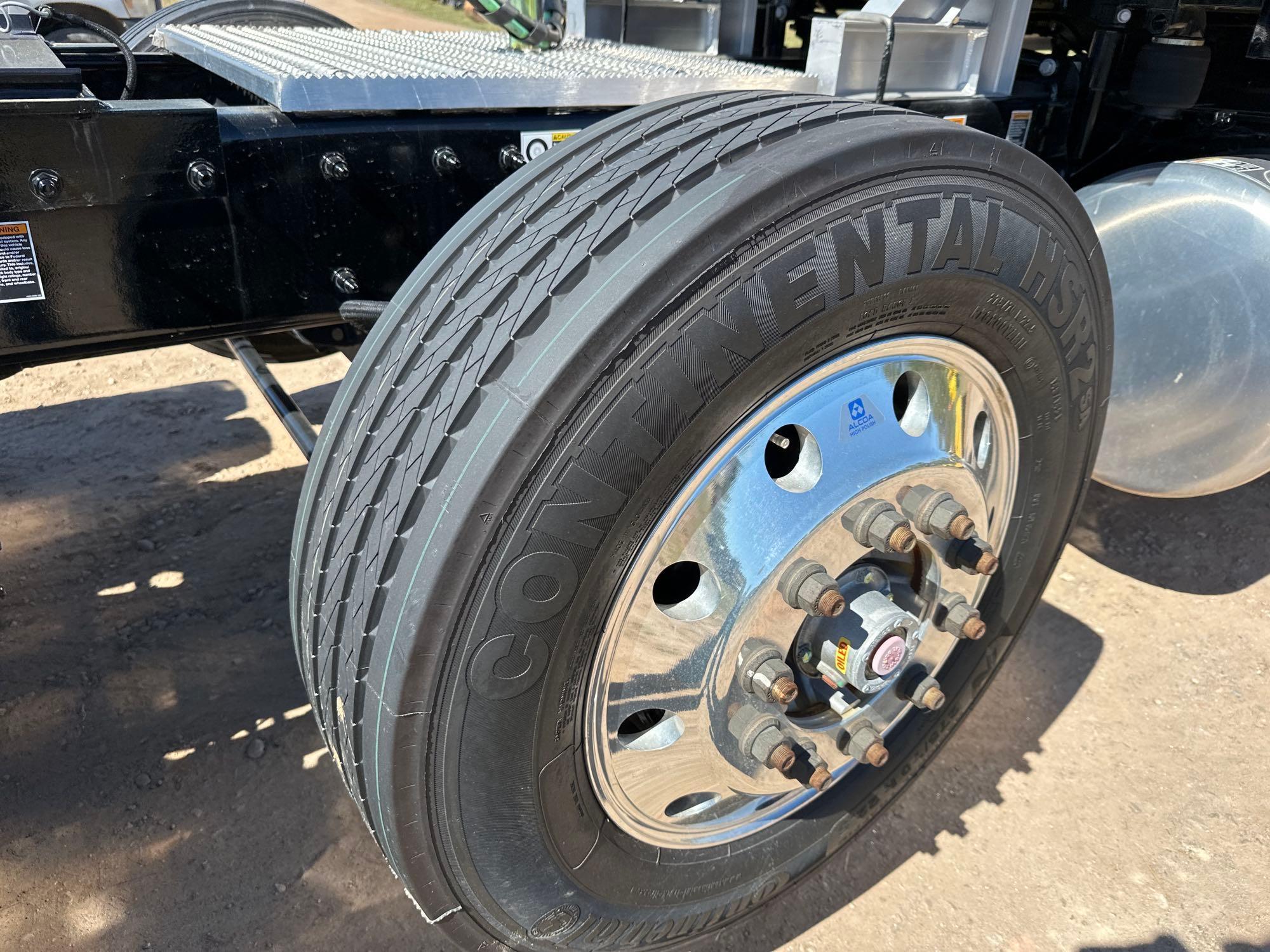 2025 Peterbilt 567