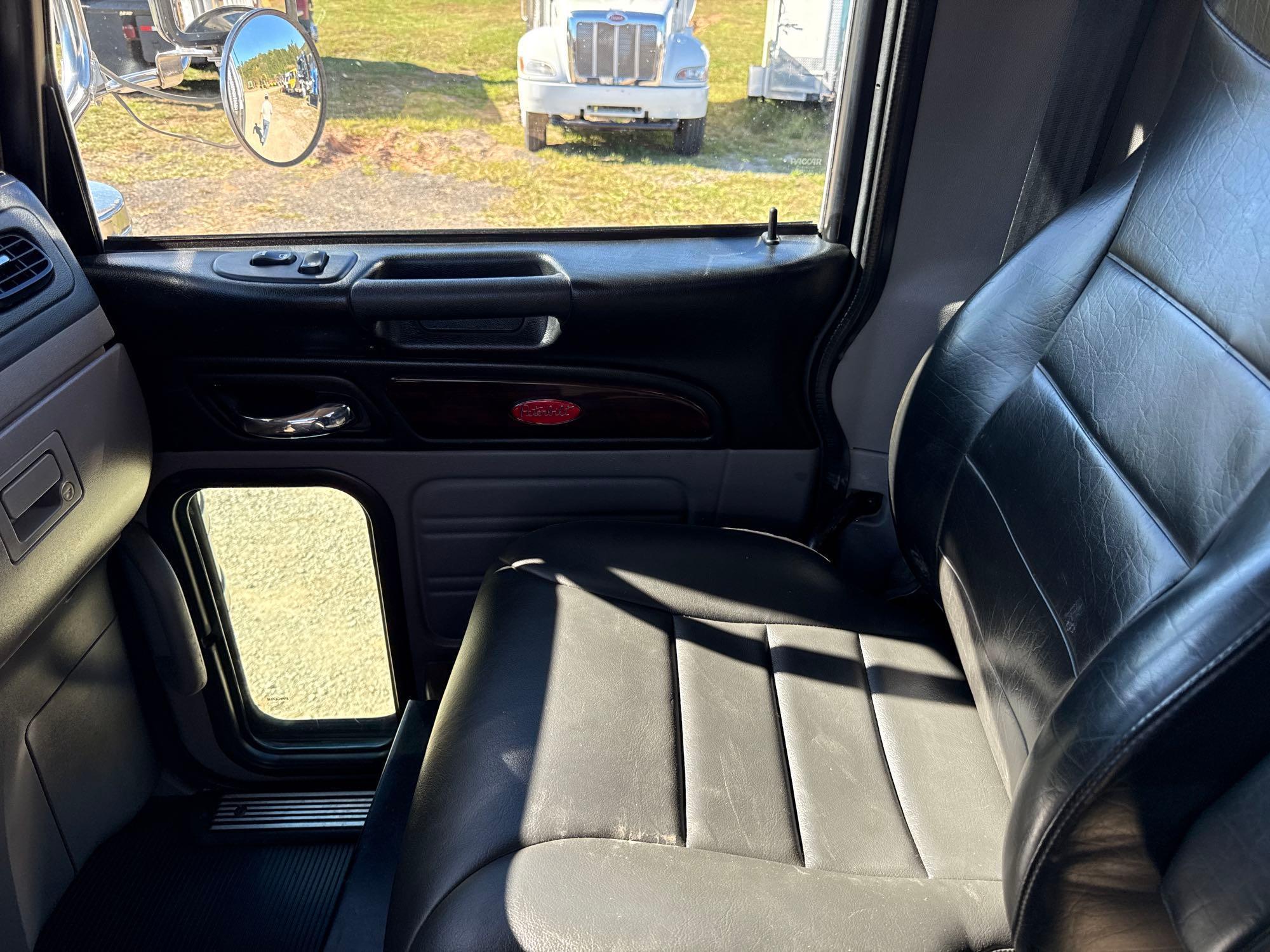 2019 Peterbilt 389