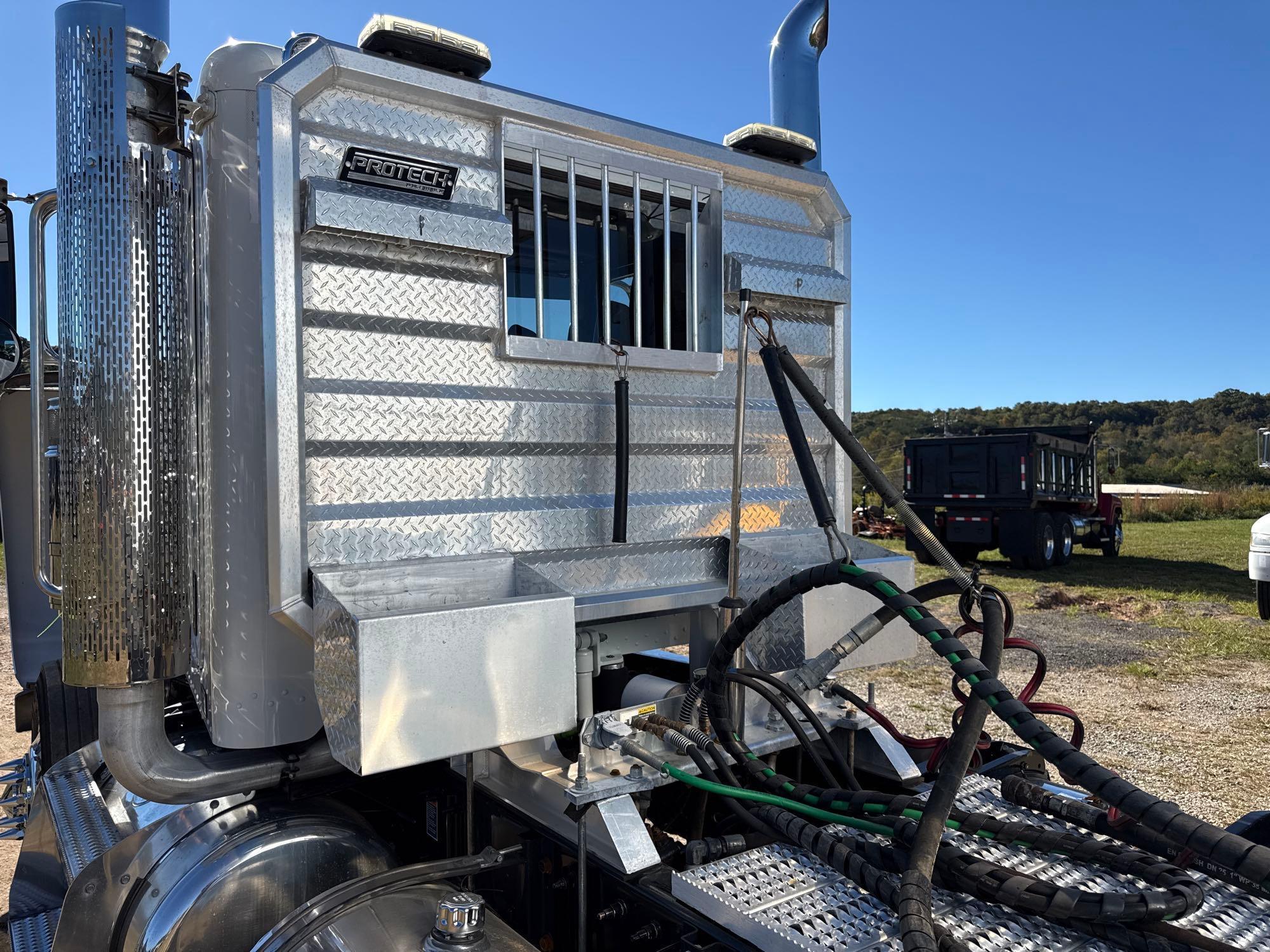 2019 Peterbilt 389