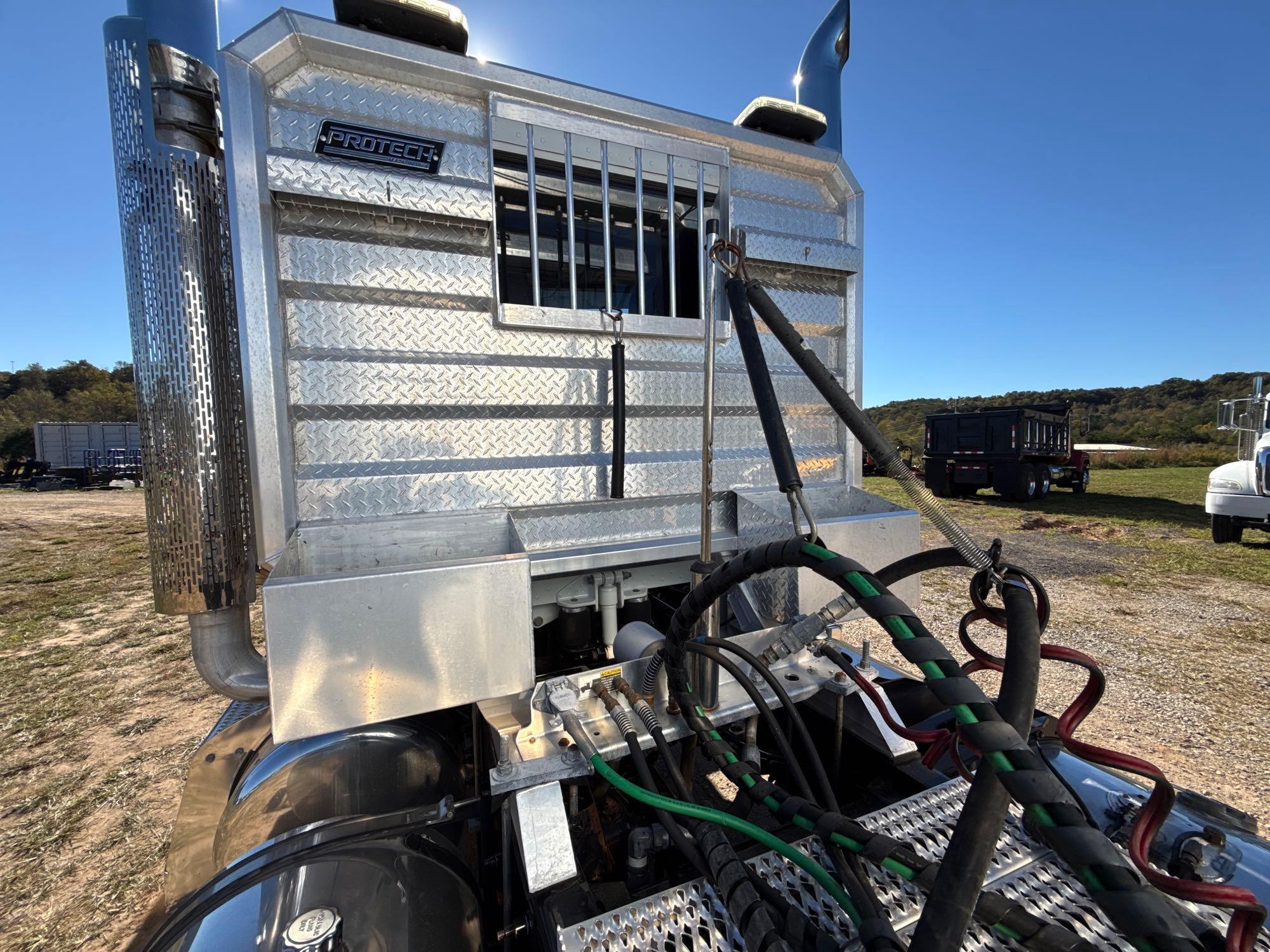 2019 Peterbilt 389
