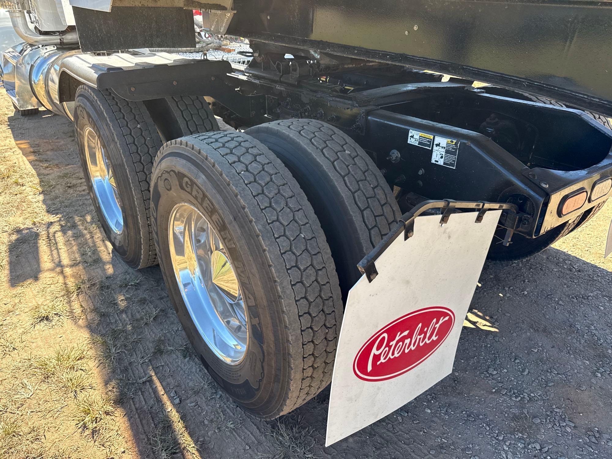 2019 Peterbilt 389