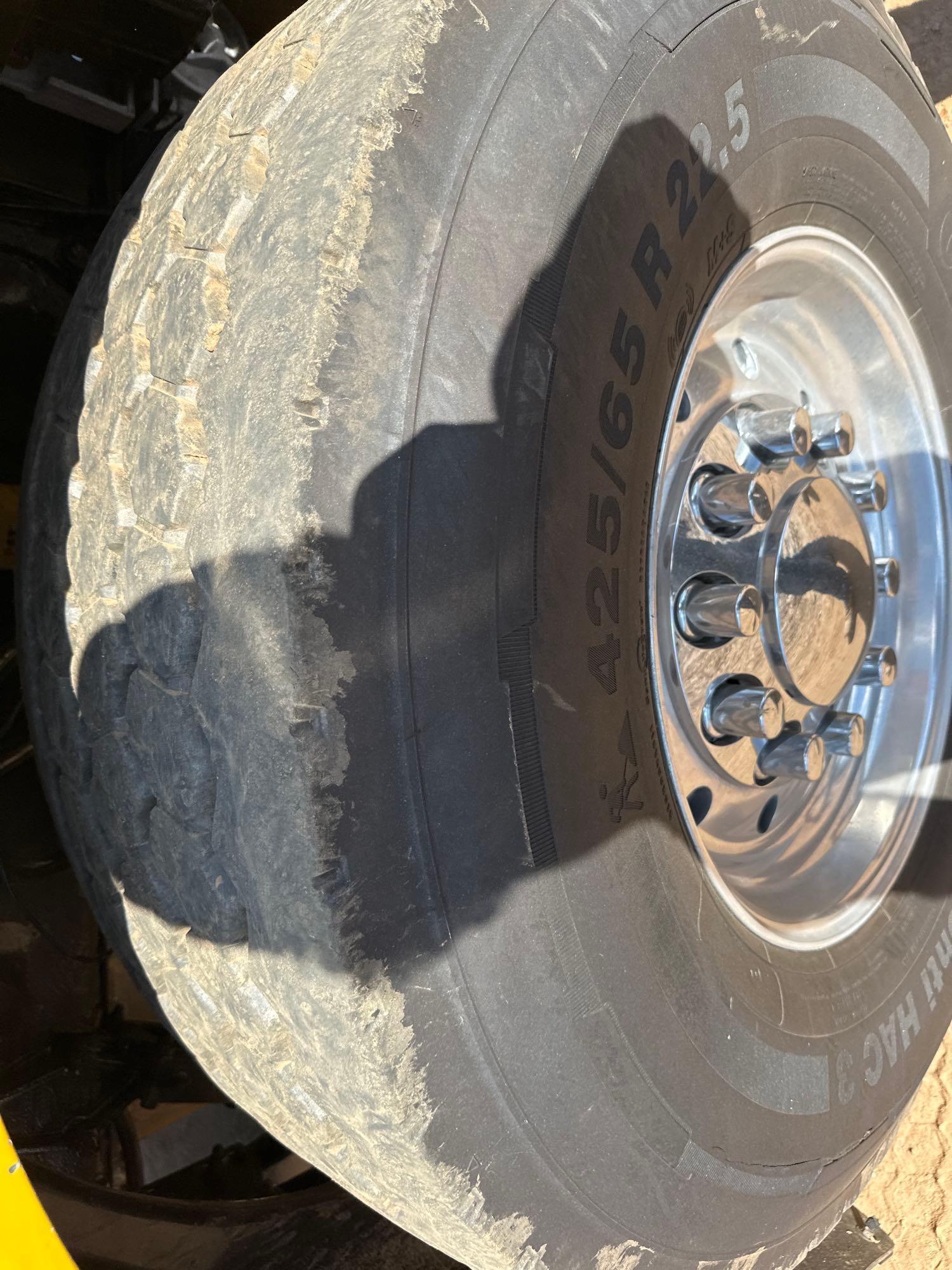 2001 Peterbilt 378