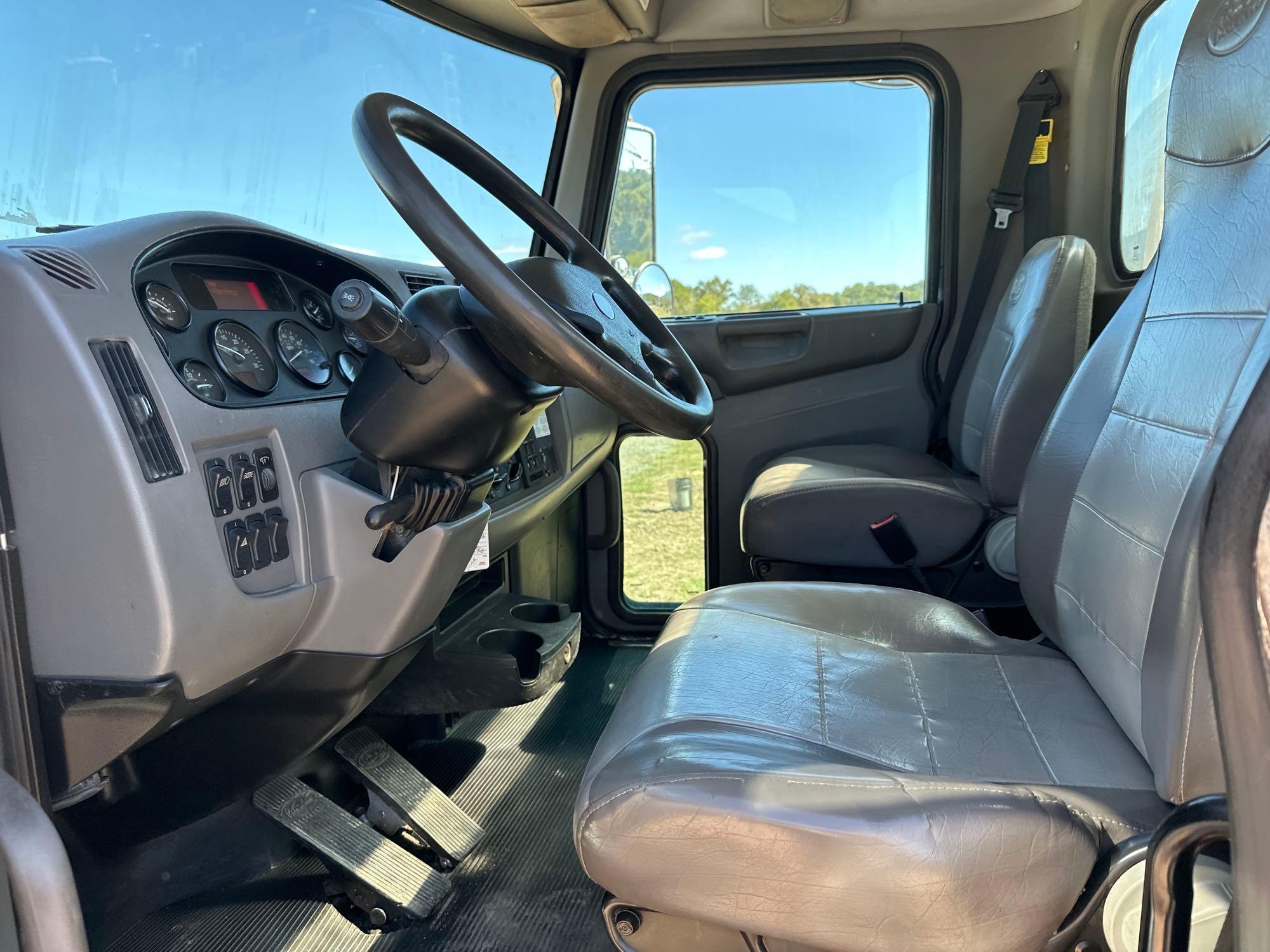 2017 Peterbilt 337