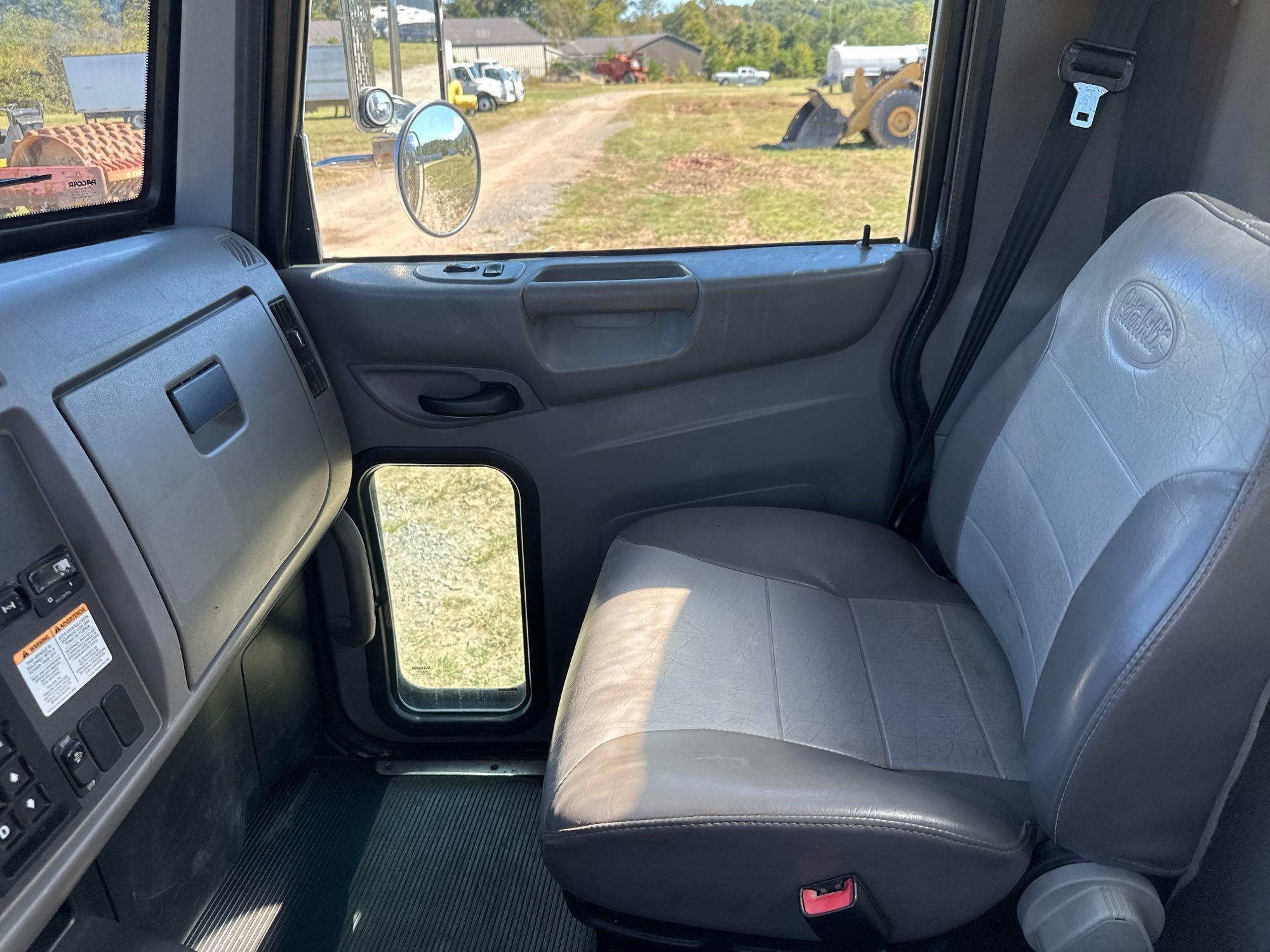 2017 Peterbilt 337