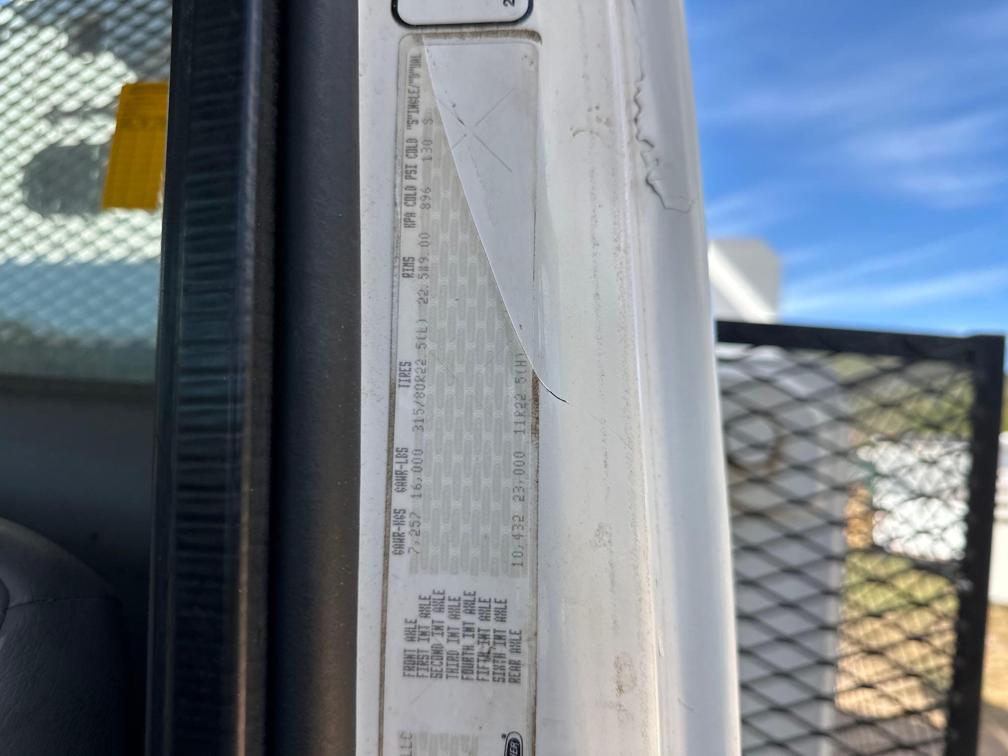 2013 Freightliner M2 106