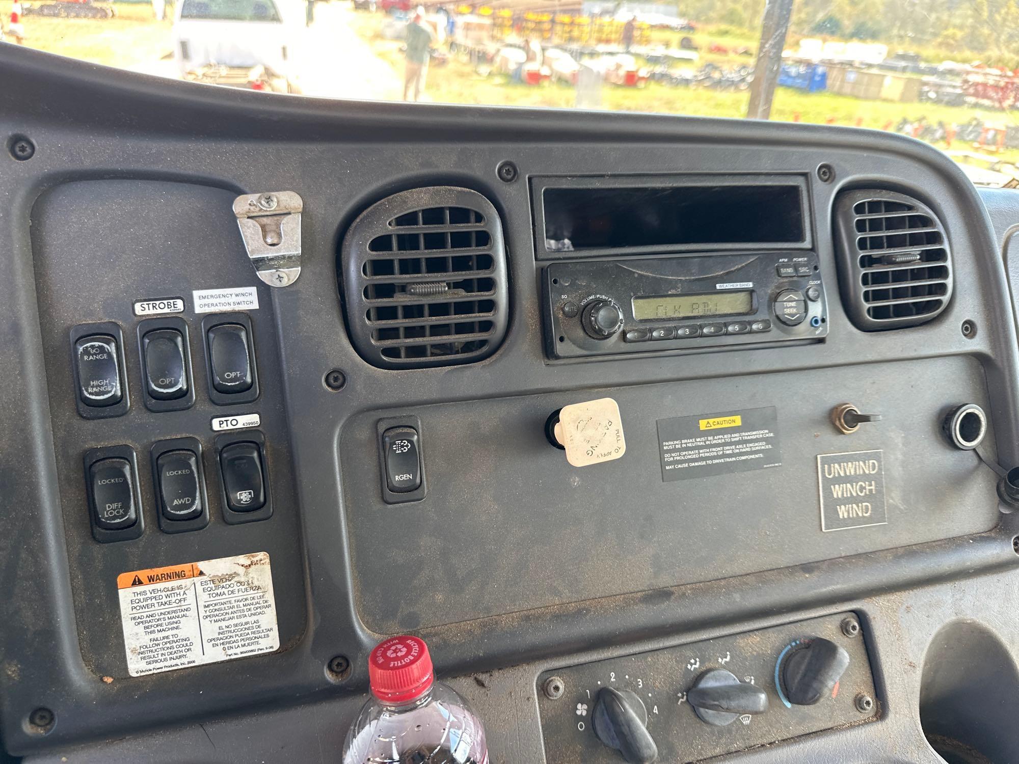 2013 Freightliner M2 106