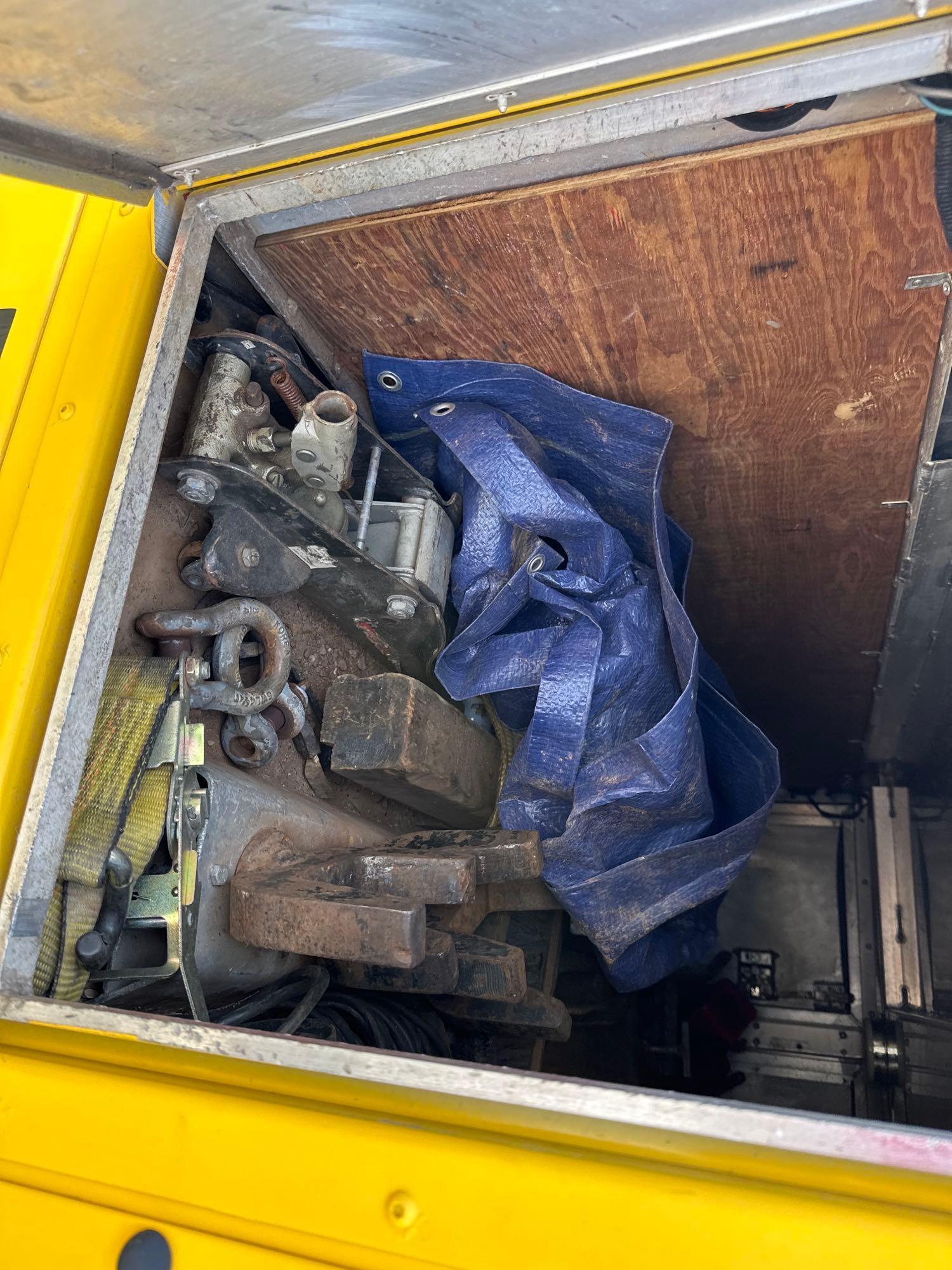 2006 Freightliner M2 106