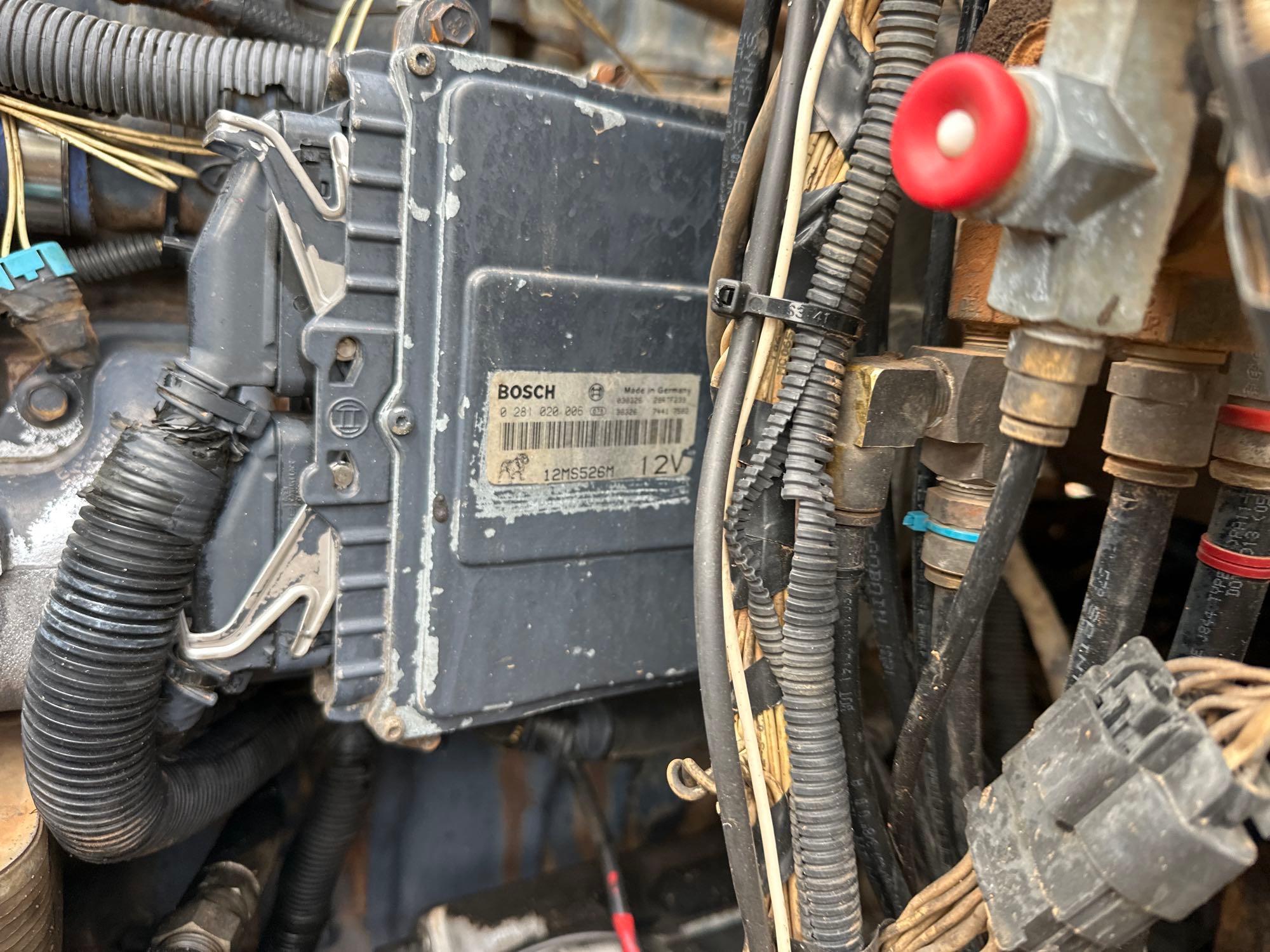 2004 Mack CV713