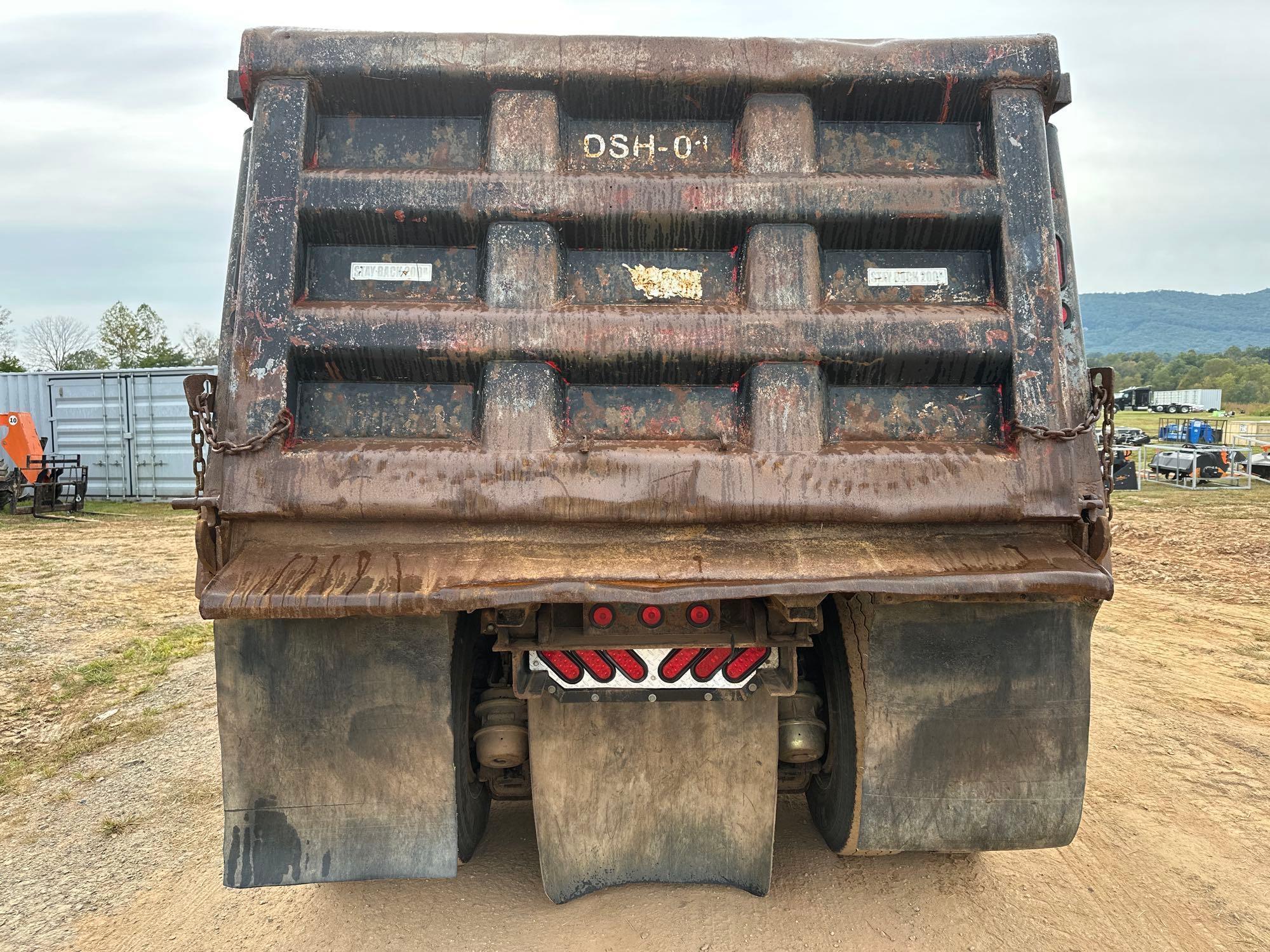 2004 Mack CV713