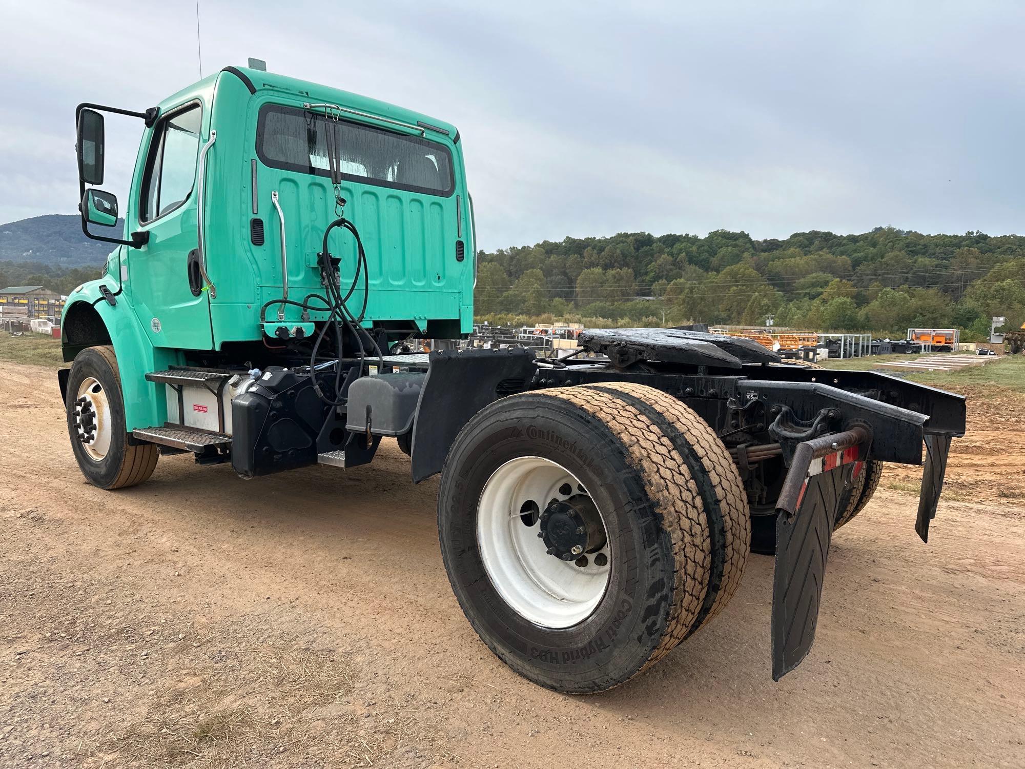 2016 Freightliner M2 106