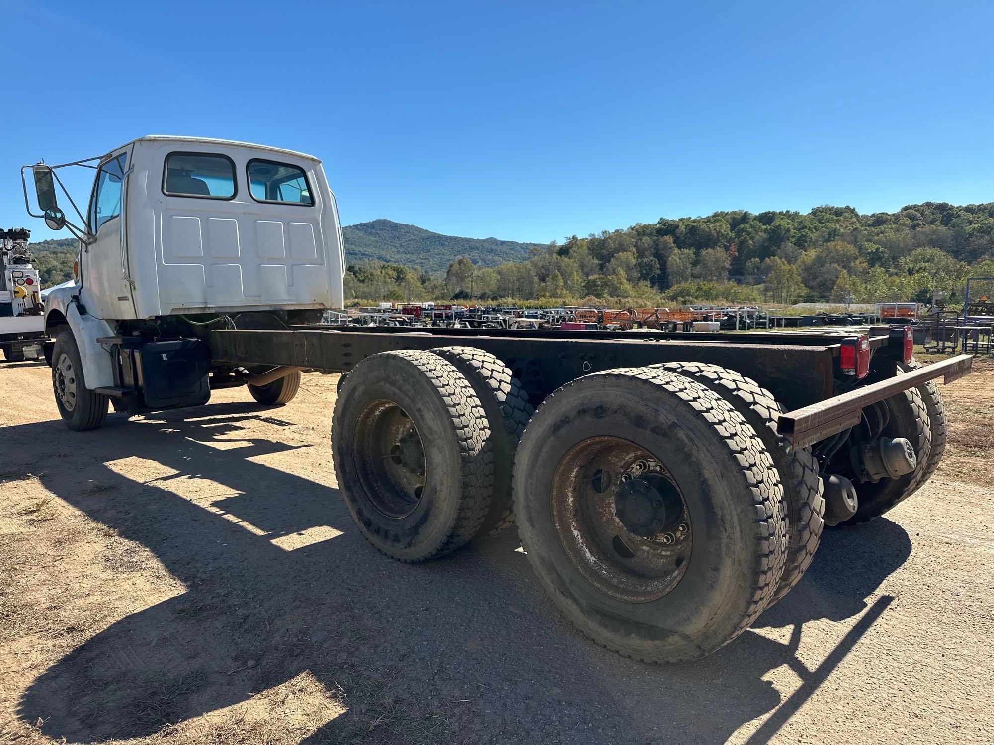 2004 Sterling L7500