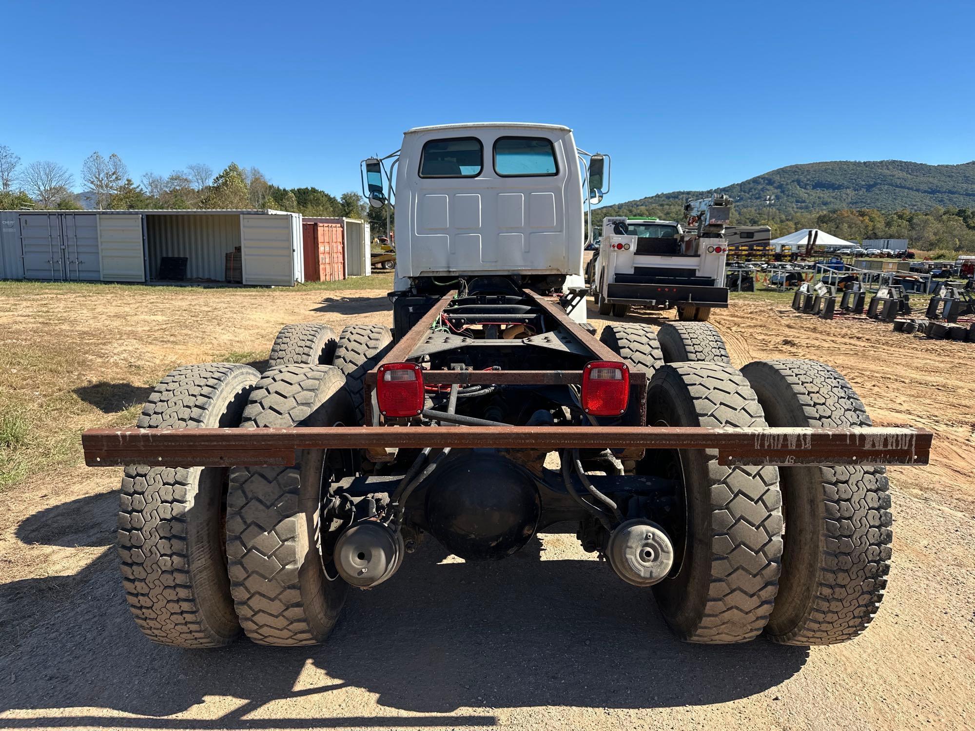 2004 Sterling L7500
