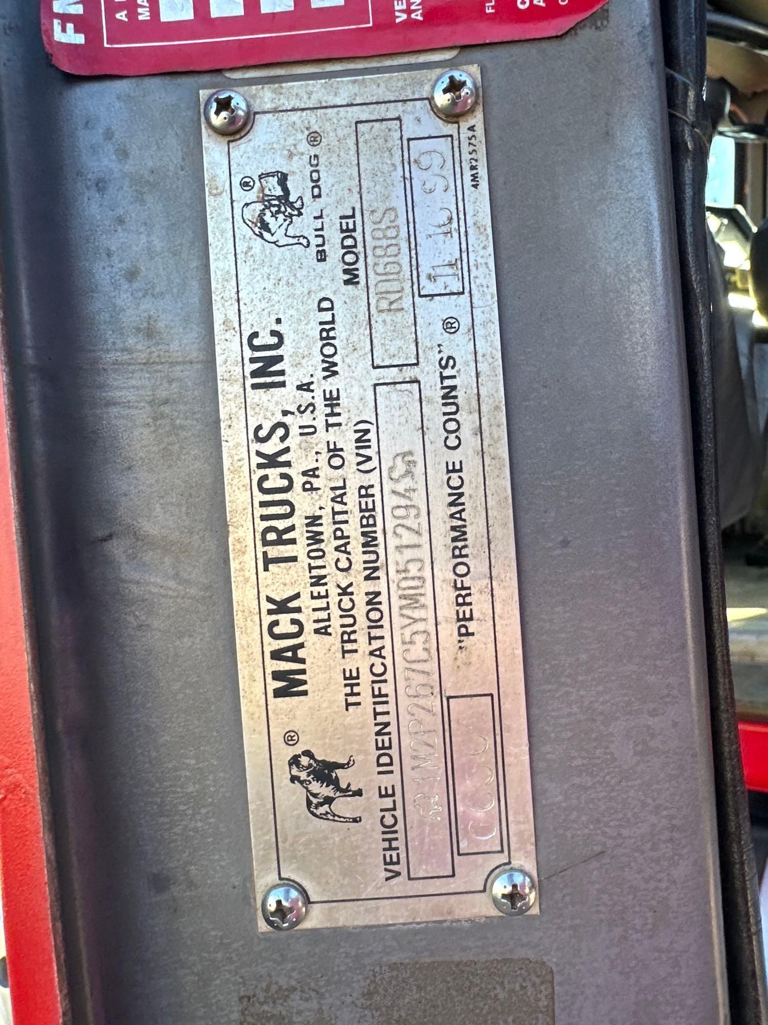2000 Mack RD688S