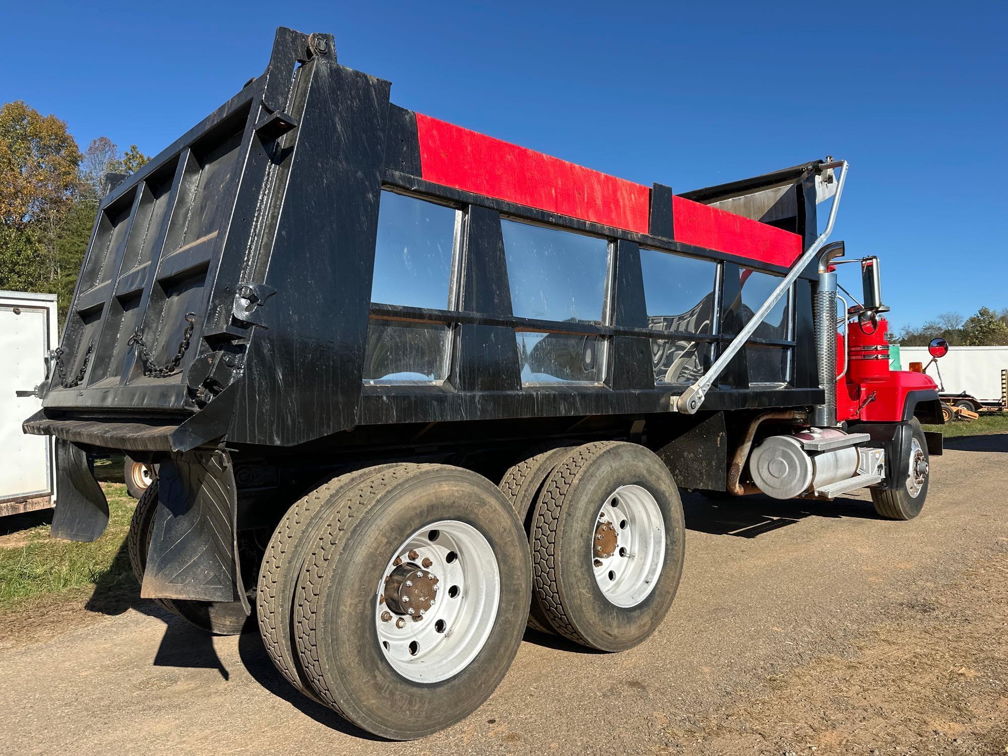 2000 Mack RD688S