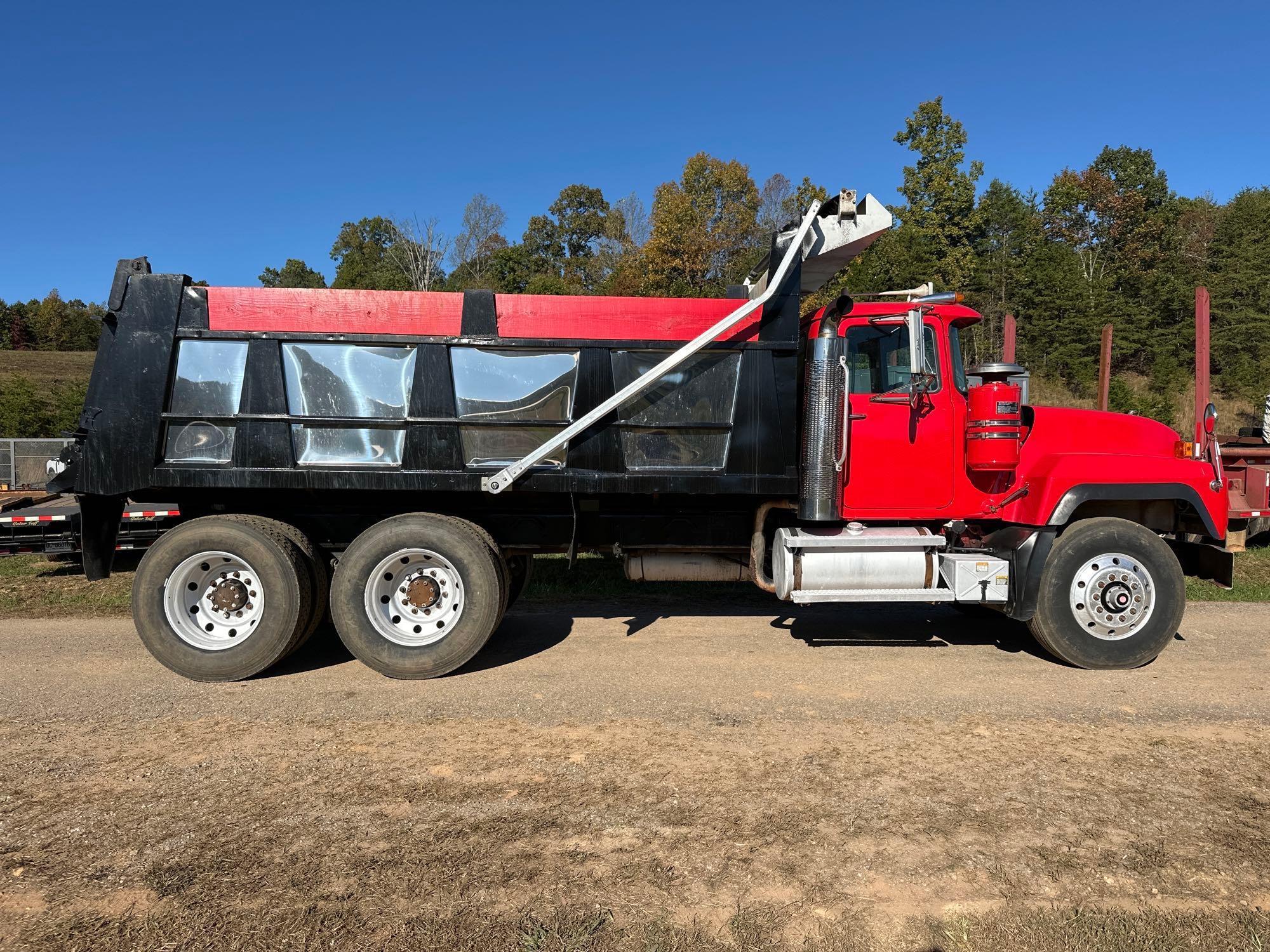 2000 Mack RD688S