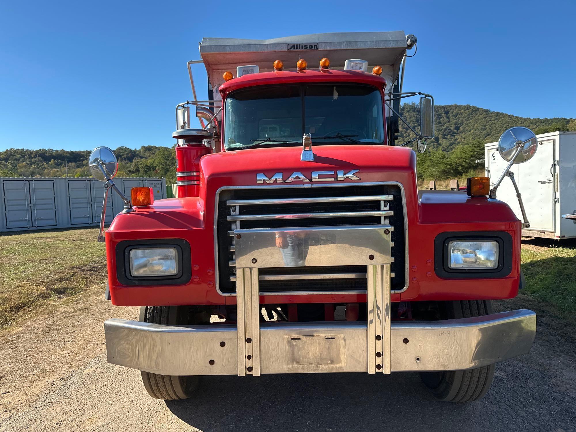 2000 Mack RD688S