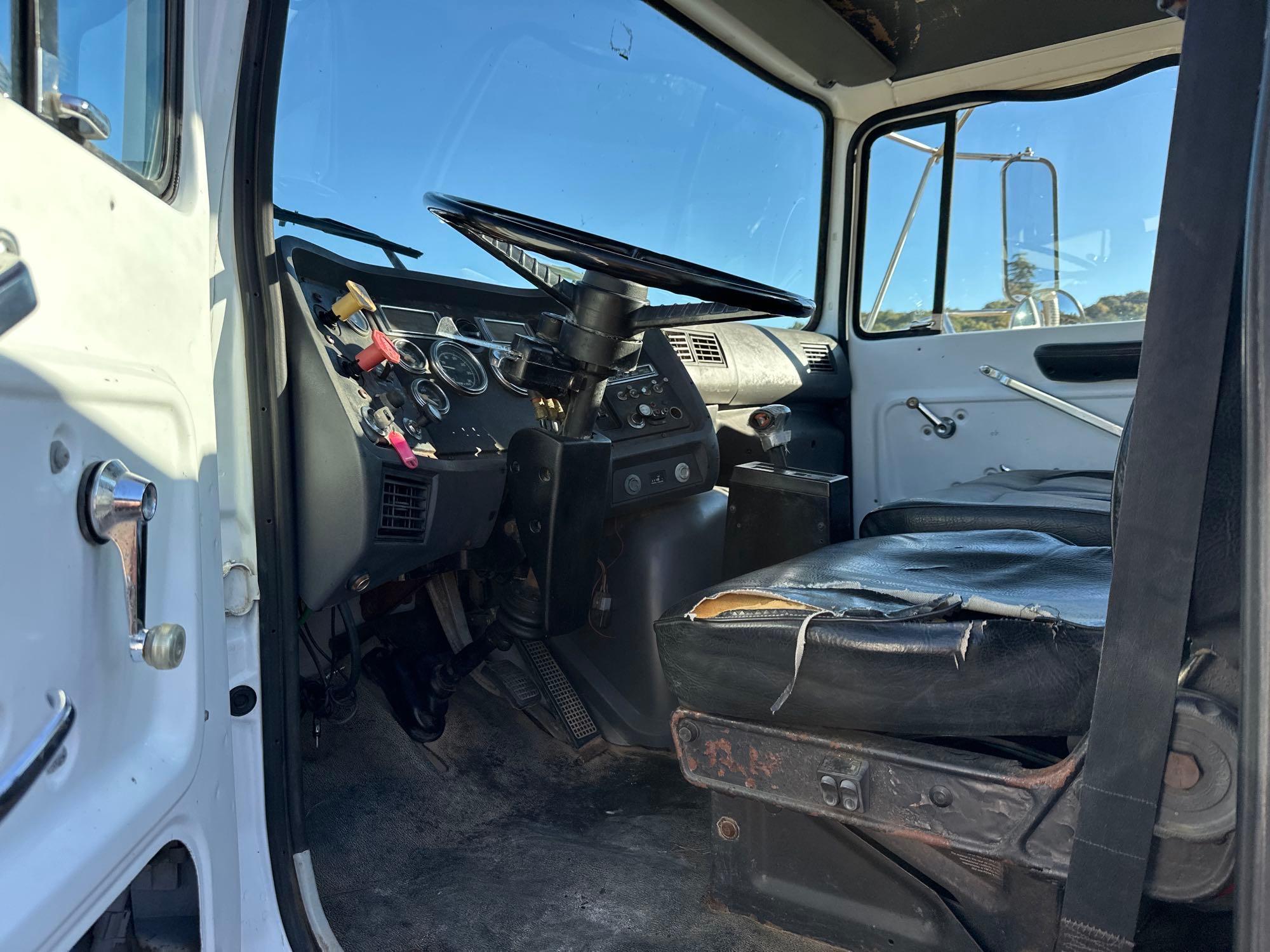1996 Ford LNT8000