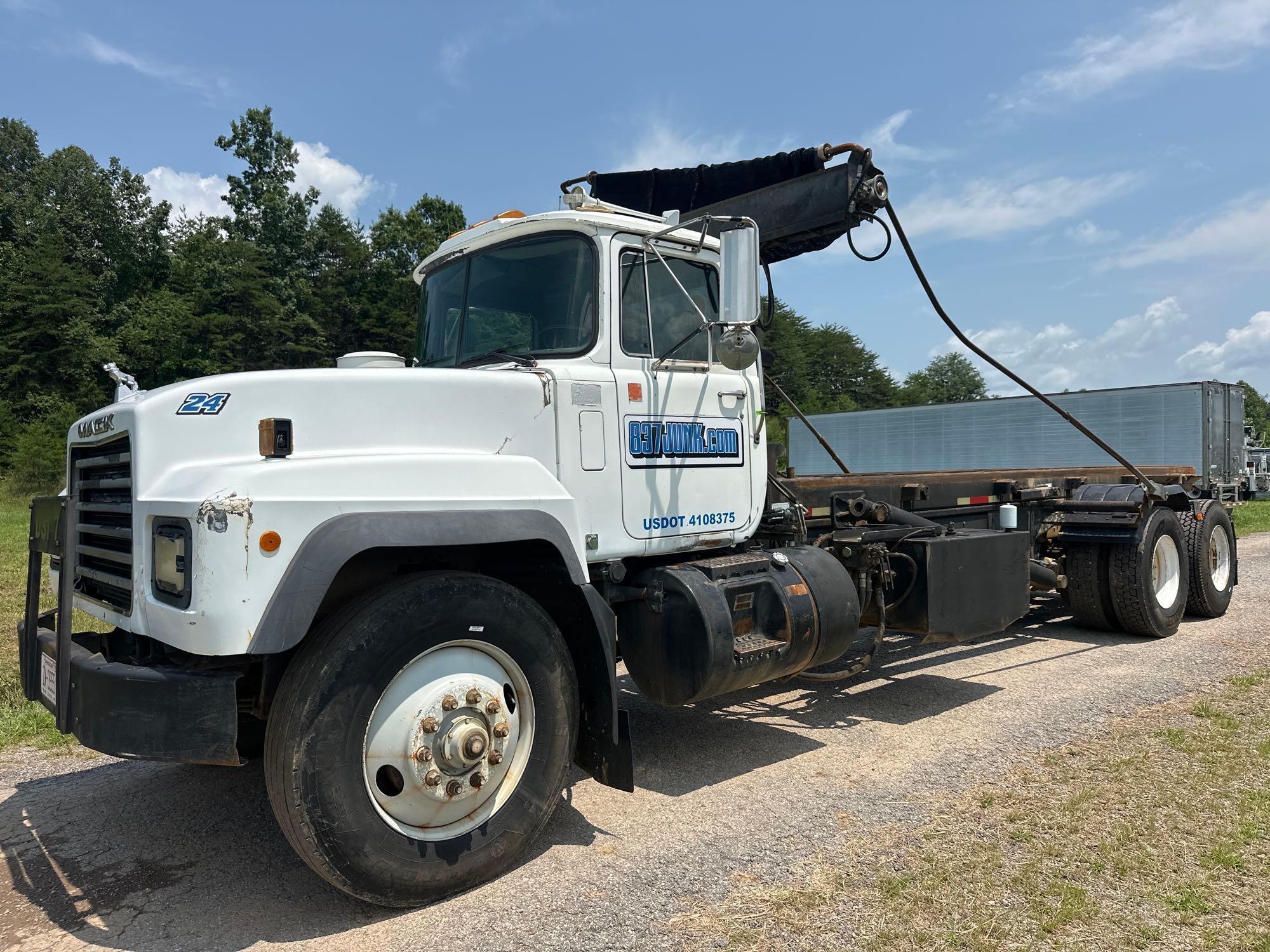 1999 Mack RD688S