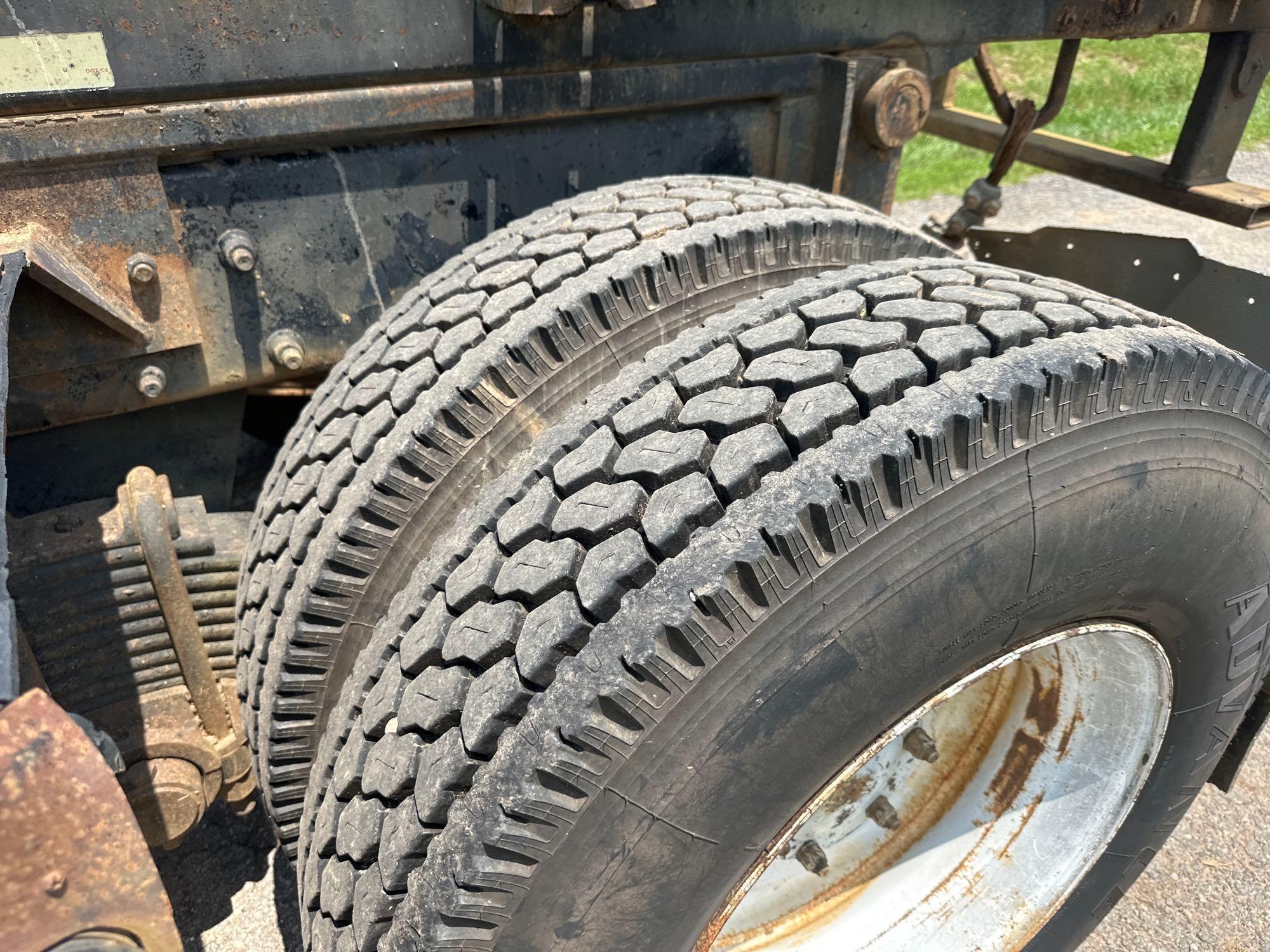 1999 Mack RD688S