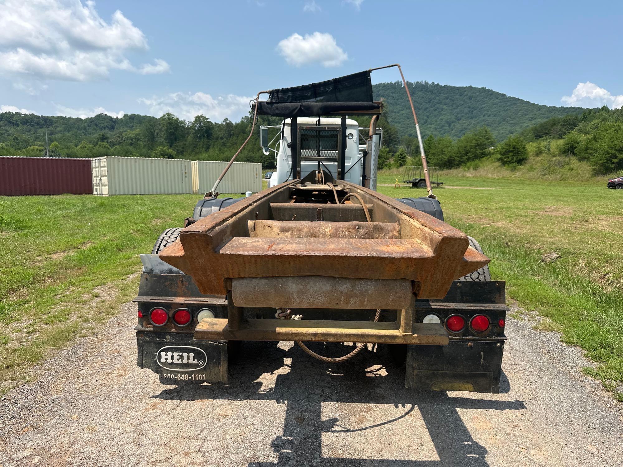 1999 Mack RD688S
