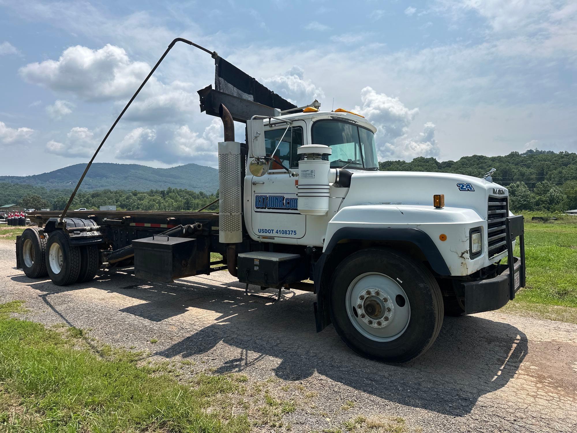 1999 Mack RD688S