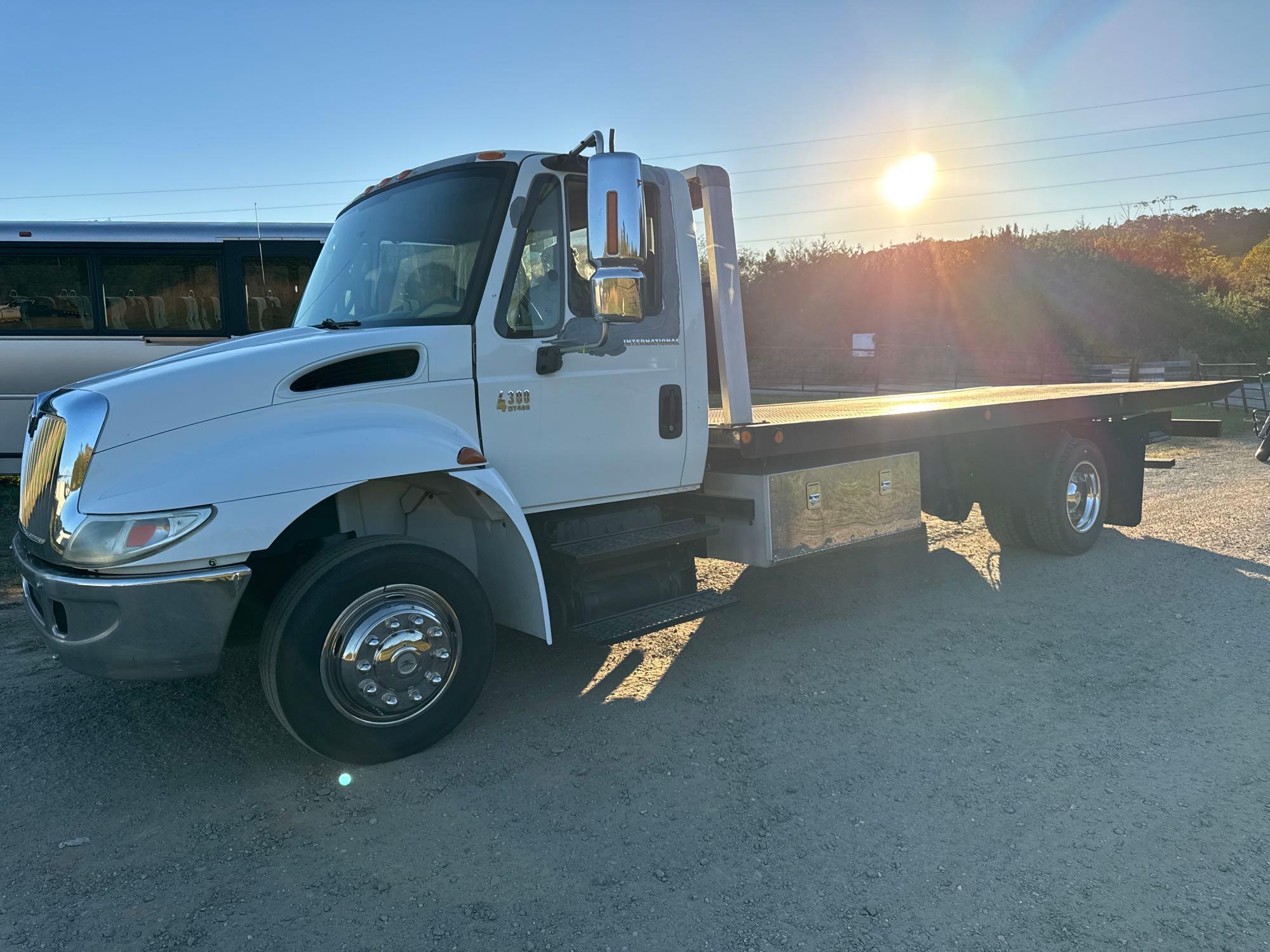 Photo of 2002 International 4300