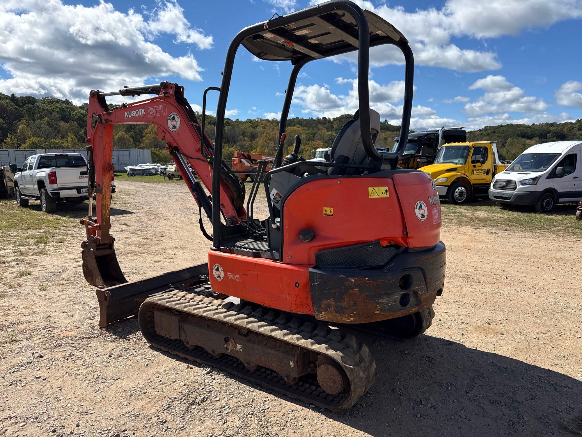 Kubota KX033