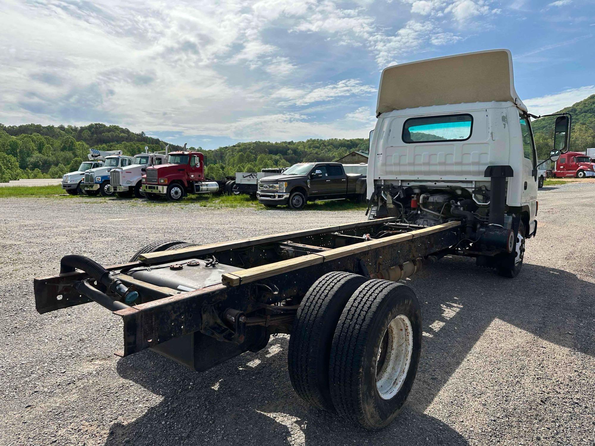 2003 Isuzu NPR HD