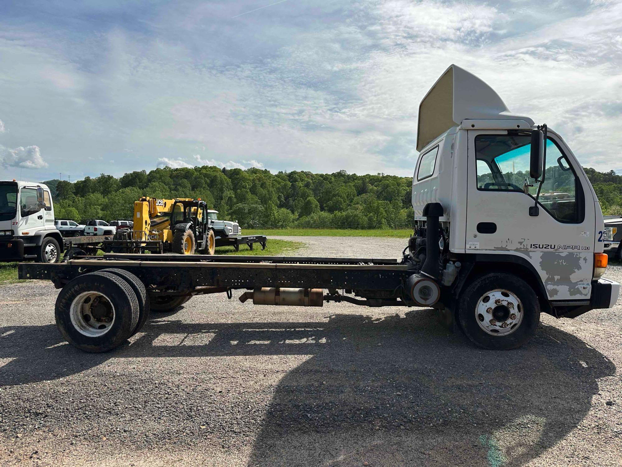 2003 Isuzu NPR HD
