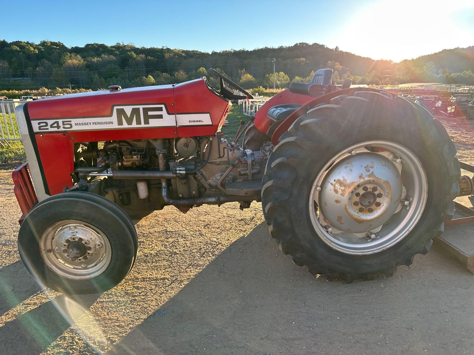 Massey Ferguson 245