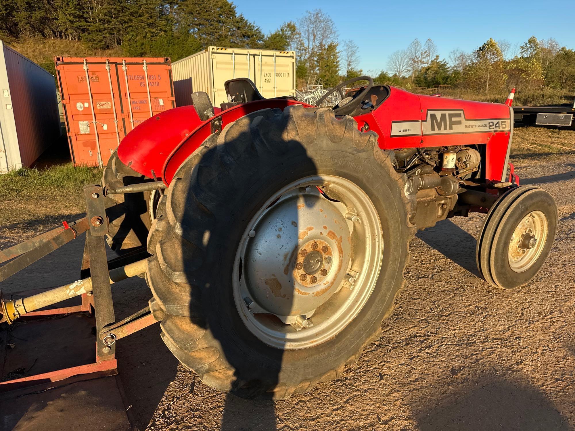 Massey Ferguson 245