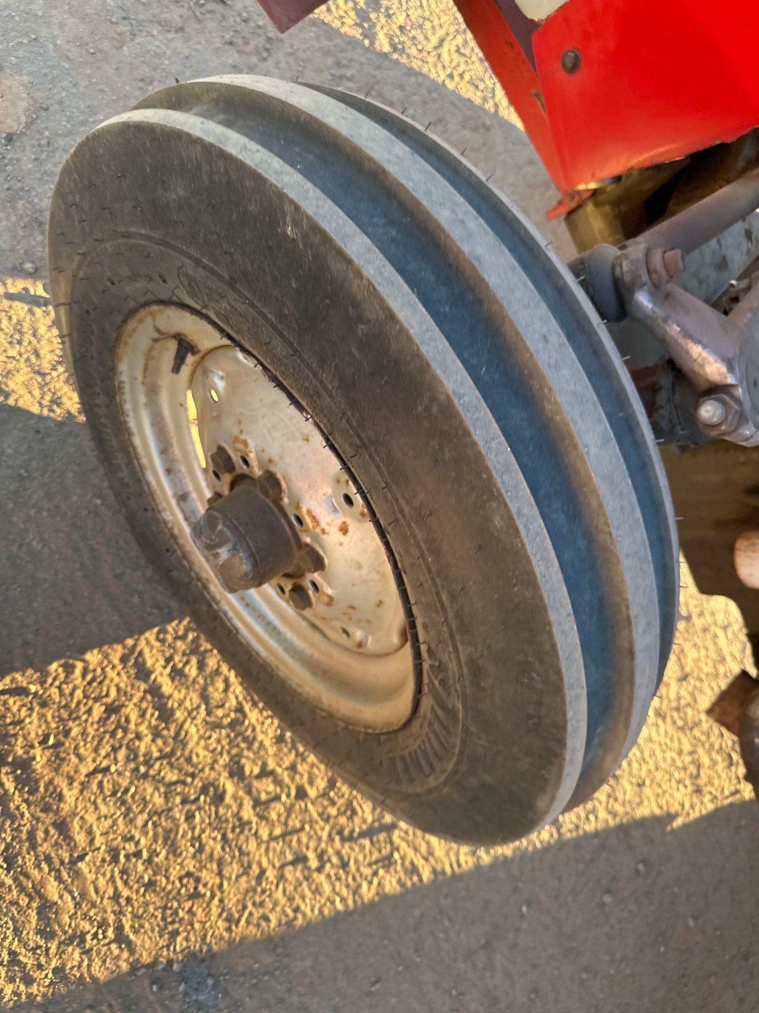 Massey Ferguson 245