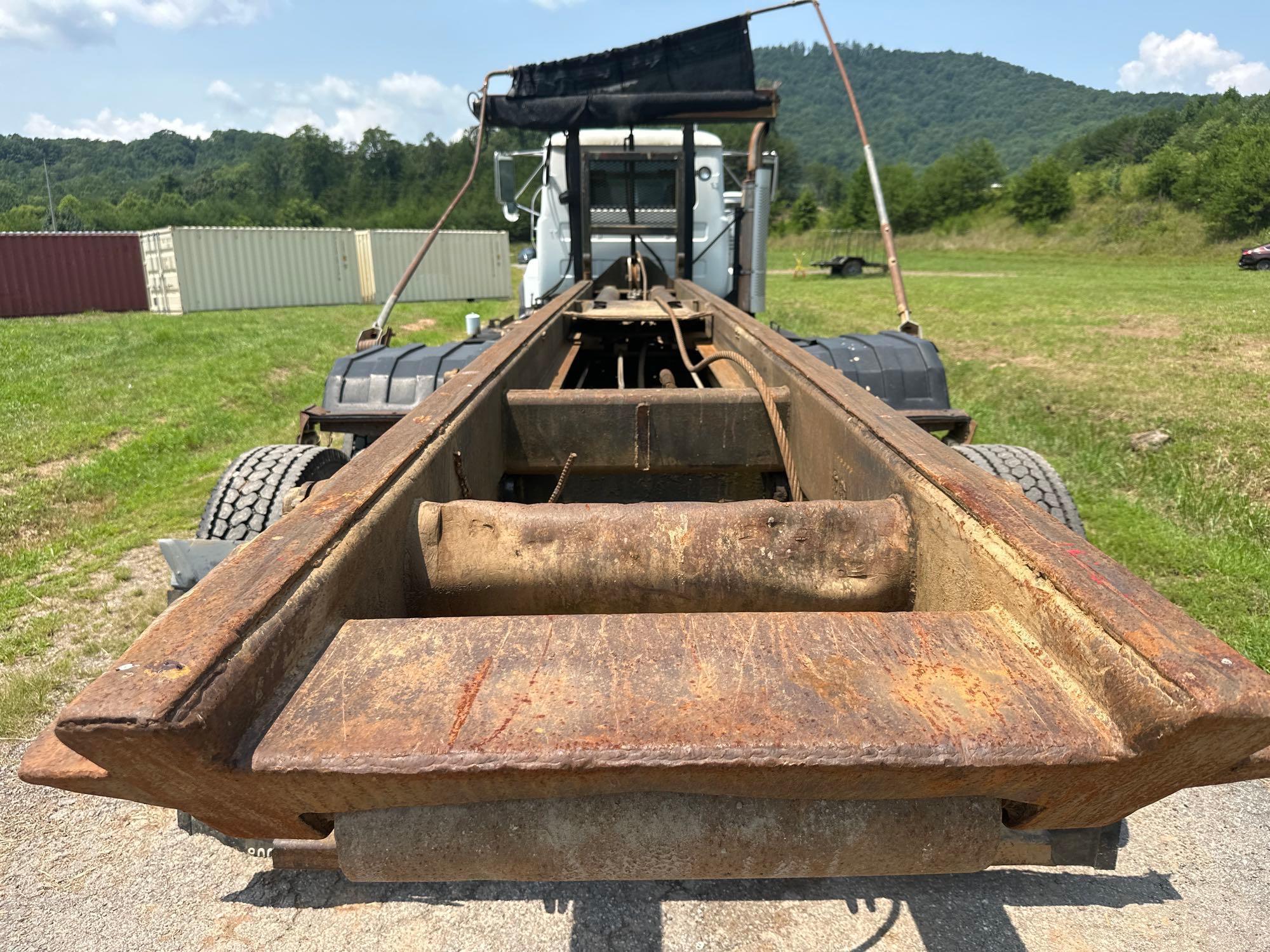 1999 Mack RD688S
