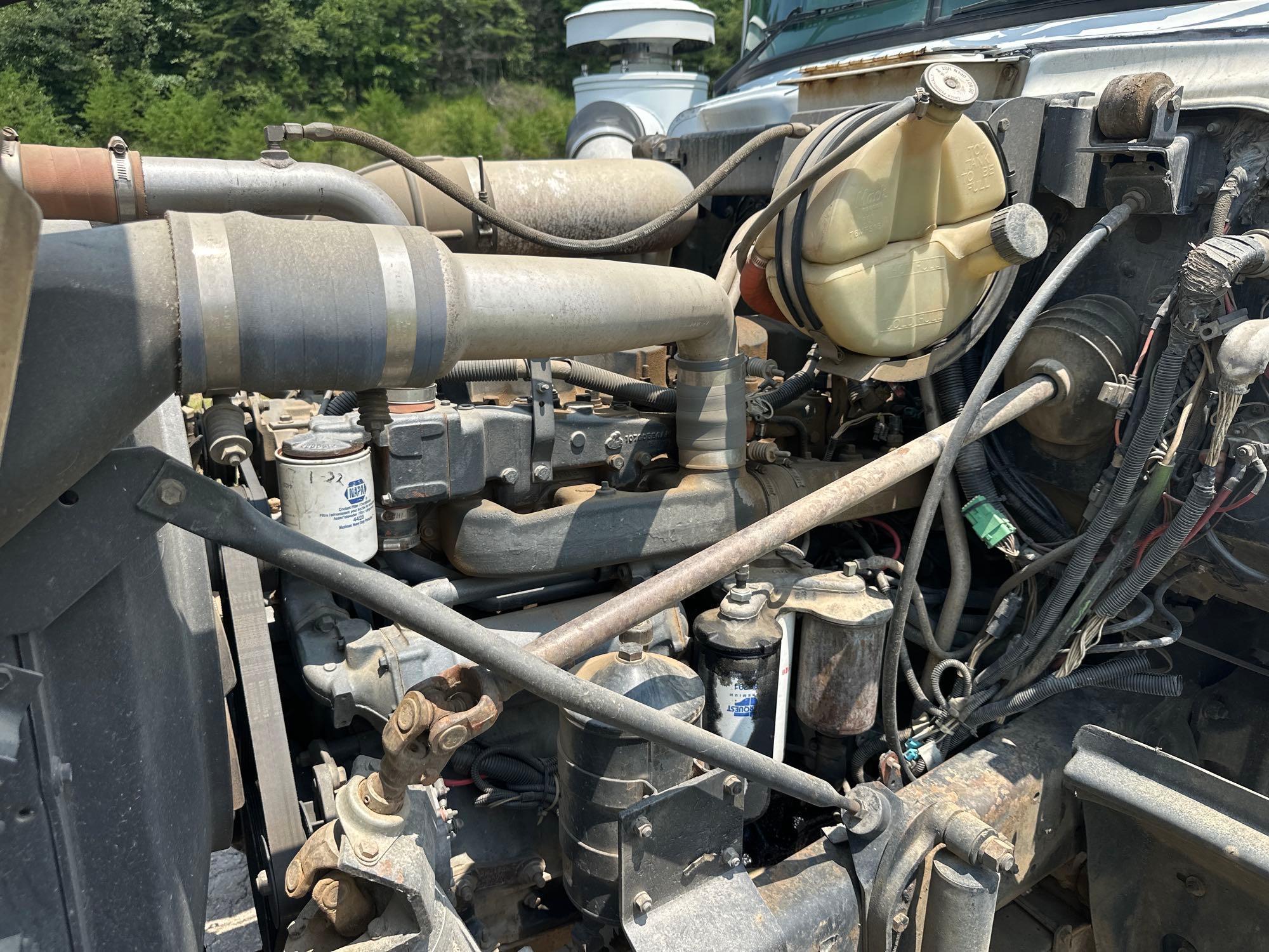 1999 Mack RD688S